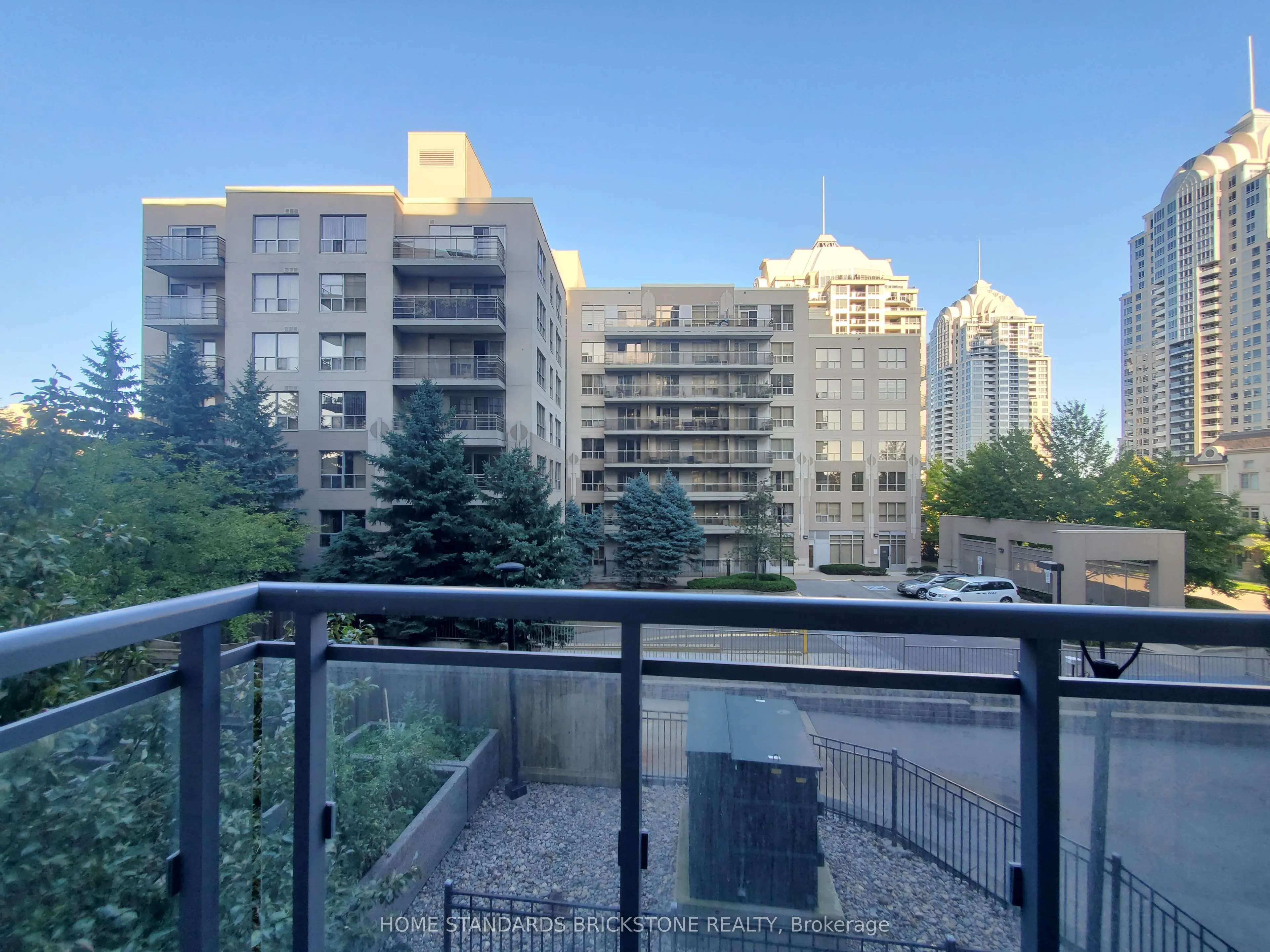 17 KENASTON Gardens, #219