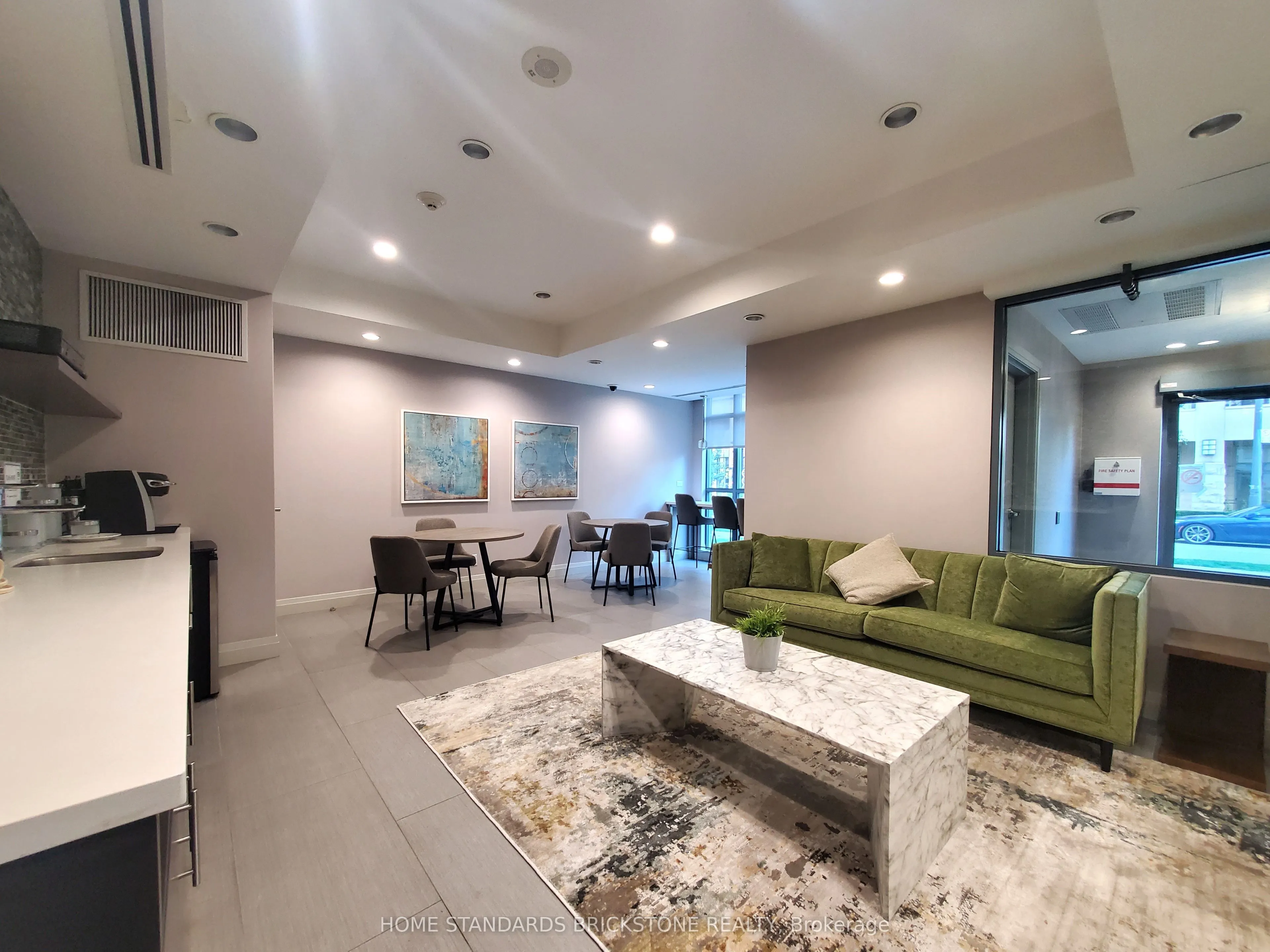 17 KENASTON Gardens, #219