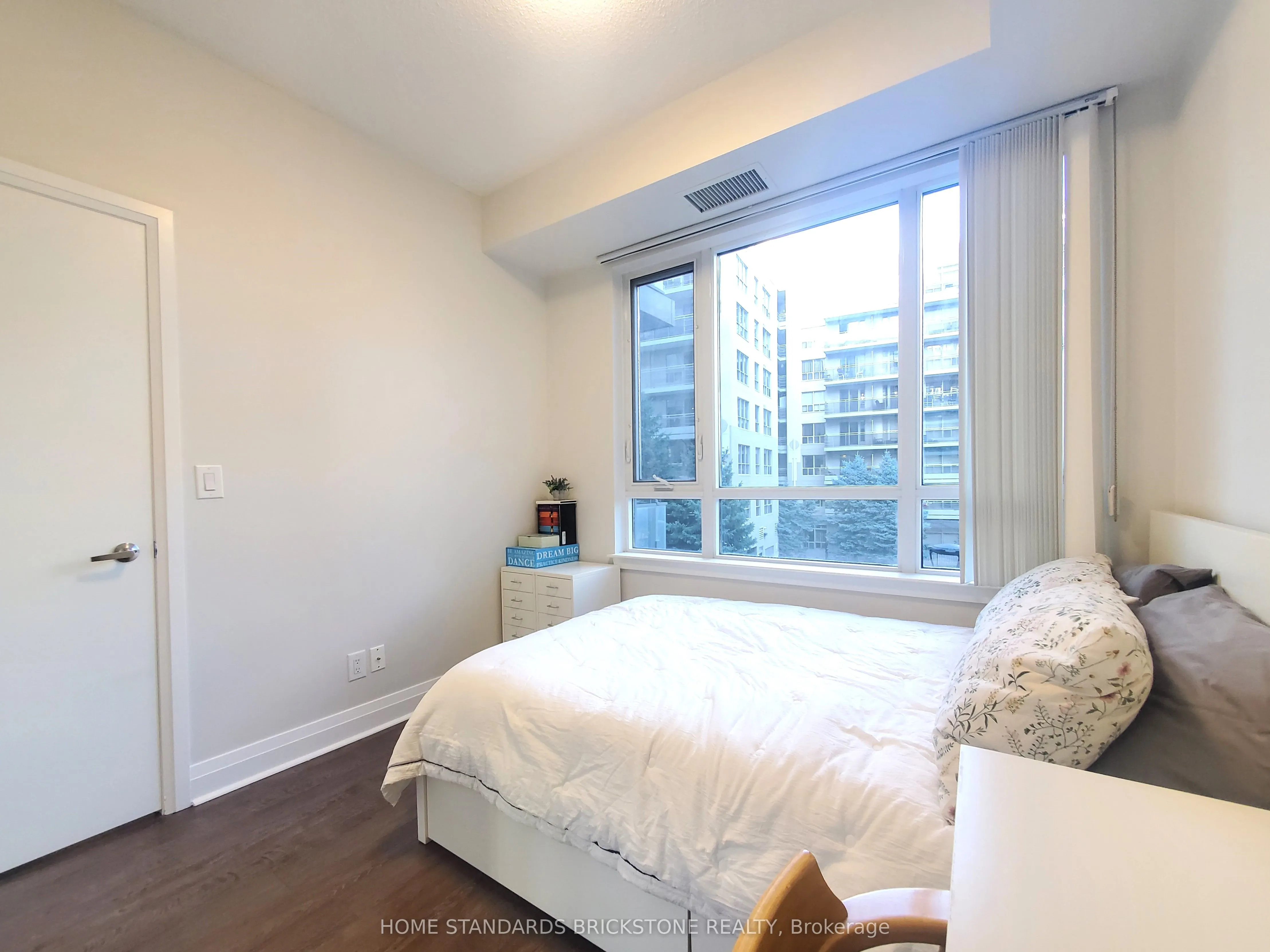 17 KENASTON Gardens, #219