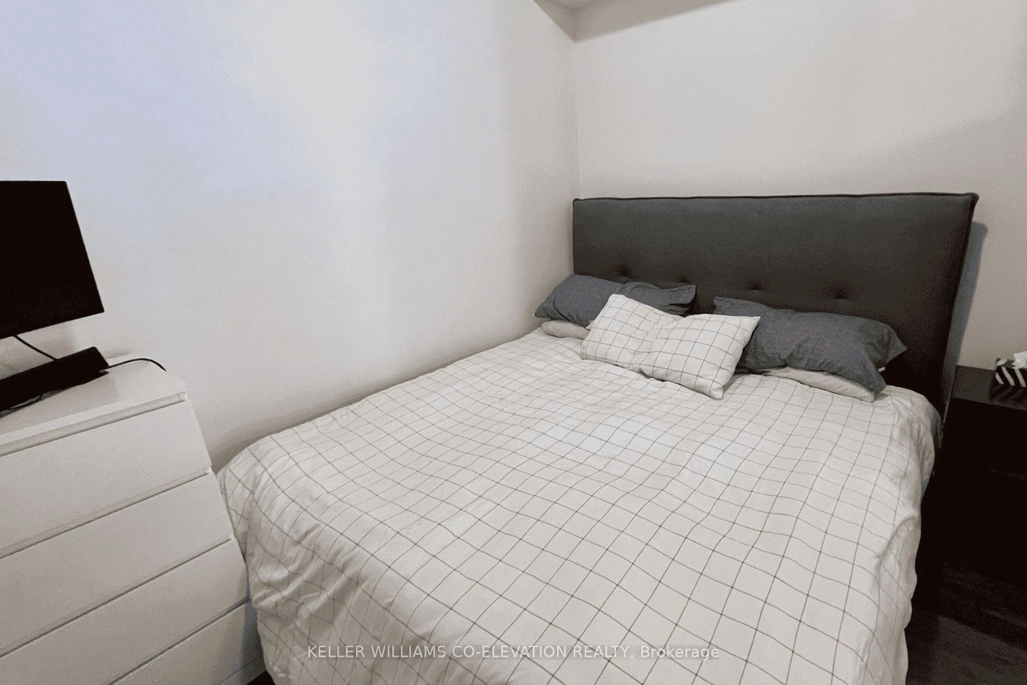 10 Wellesley Place, #108