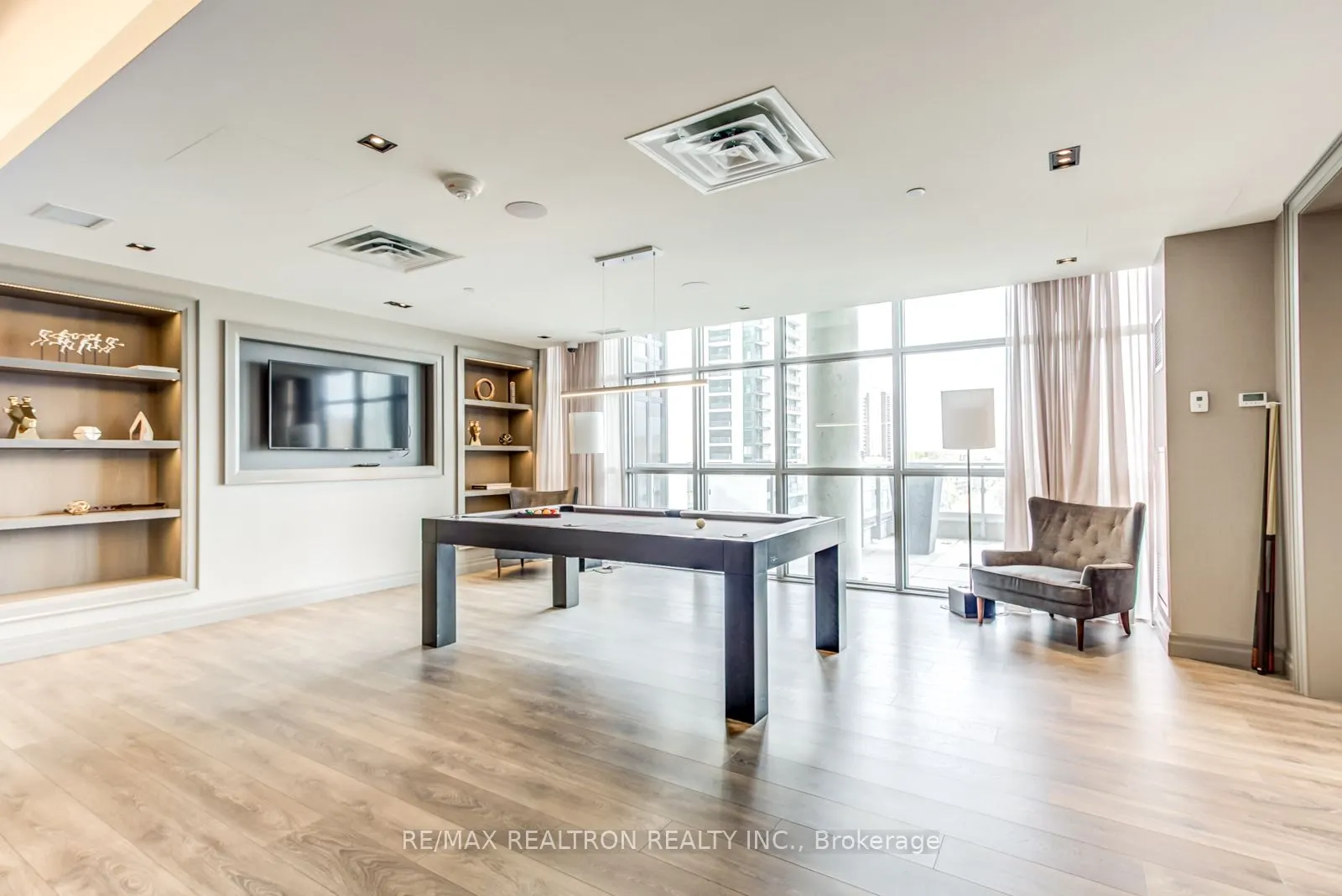 501 St Clair Avenue W, #507