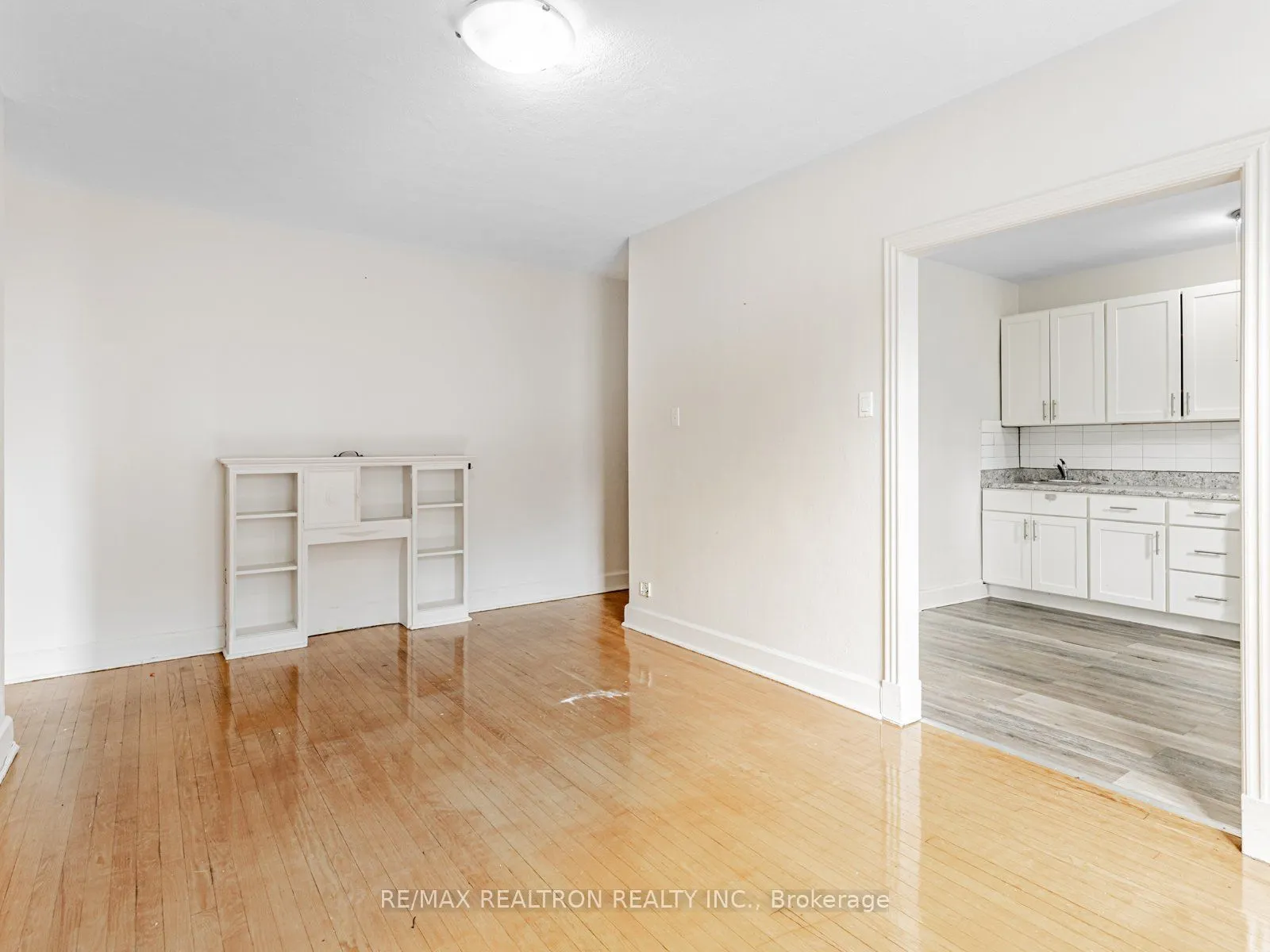 8 Mallory Gardens, #27