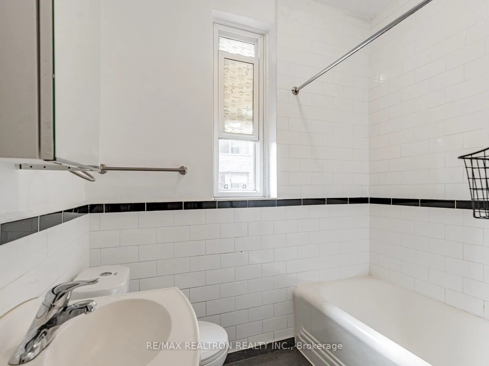 8 Mallory Gardens, #27