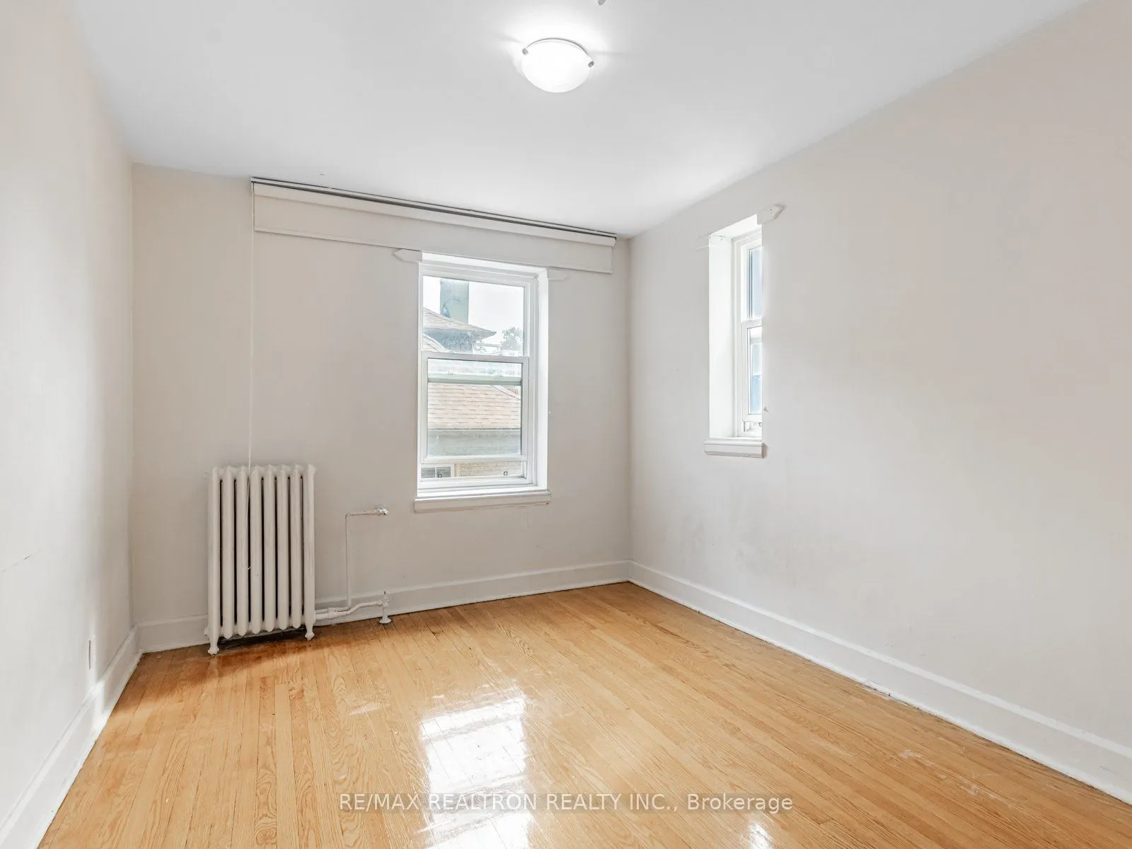 8 Mallory Gardens, #27