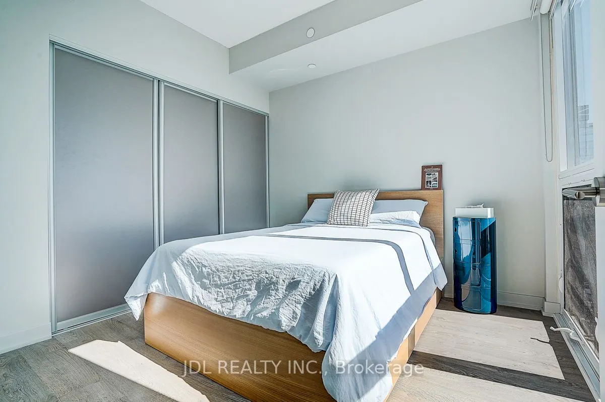 99 John Street, #3702