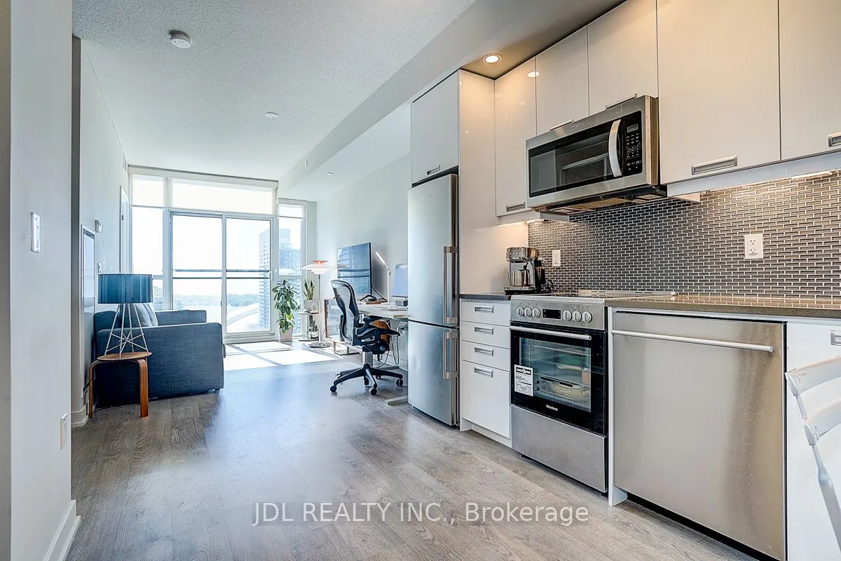 99 John Street, #3702