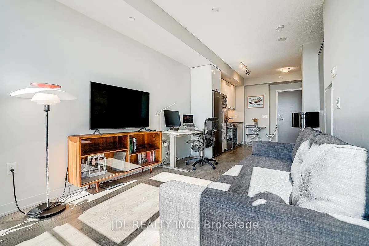 99 John Street, #3702