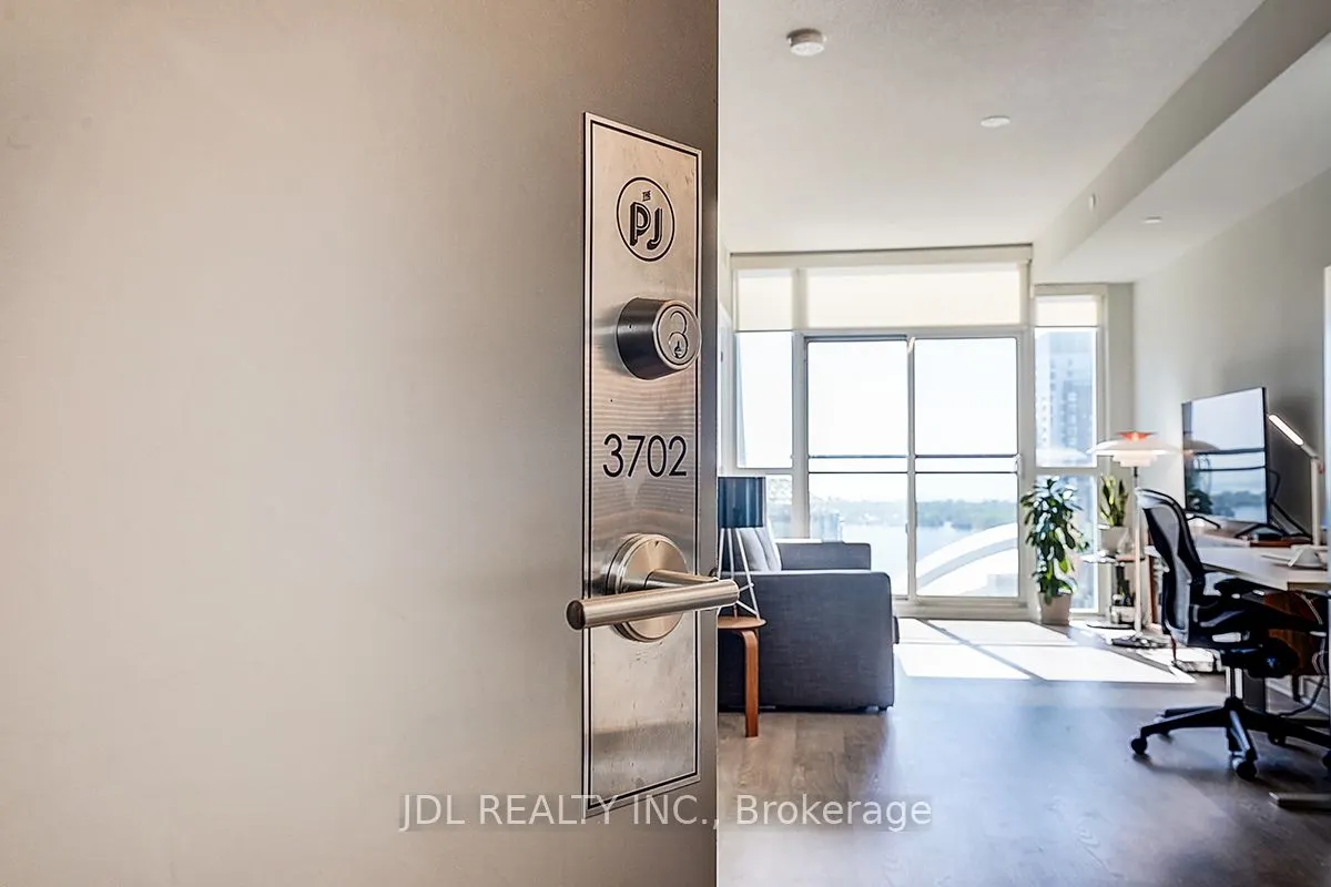 99 John Street, #3702