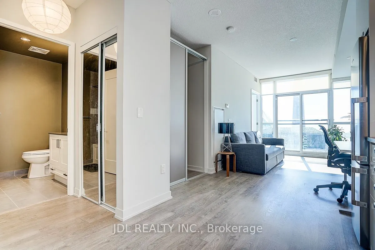 99 John Street, #3702