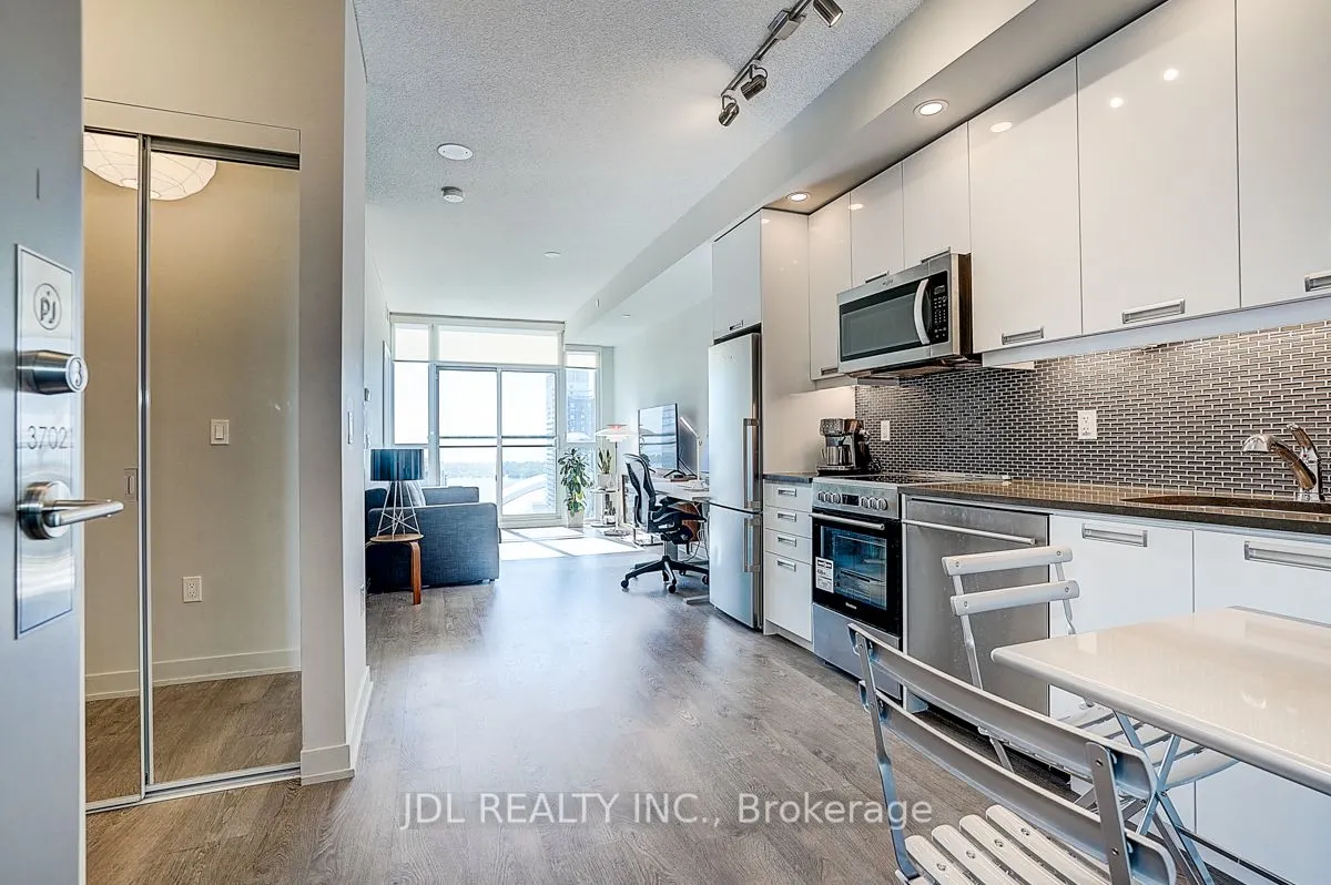 99 John Street, #3702