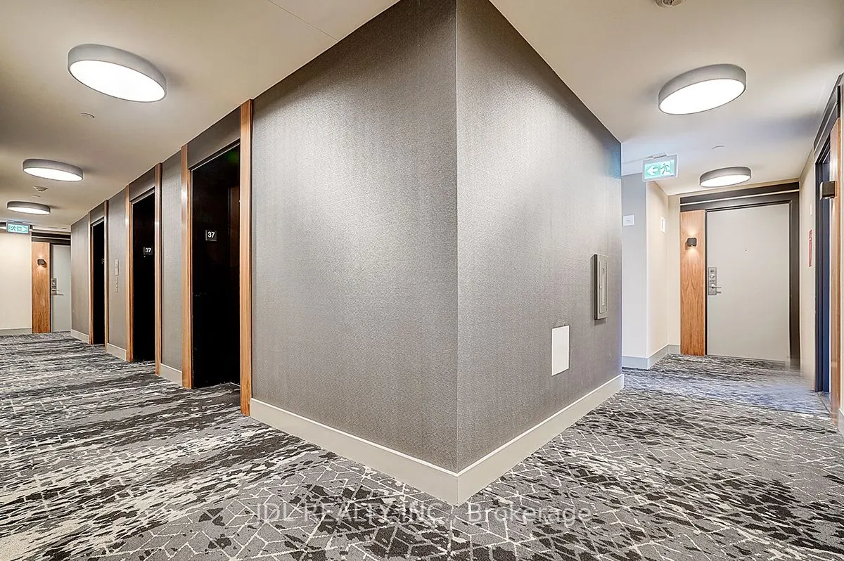99 John Street, #3702