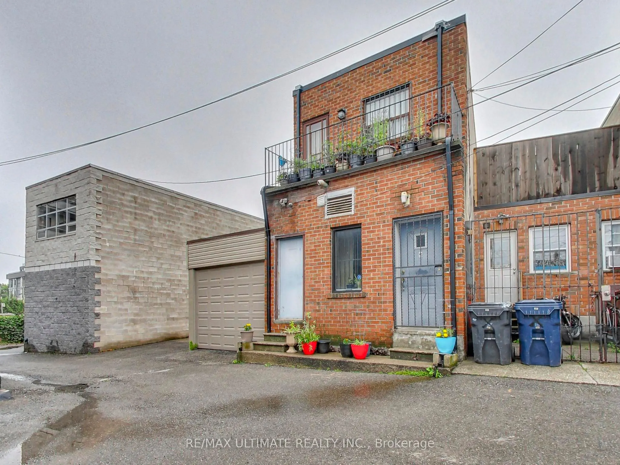 1584 Dundas Street W, #Apt #2