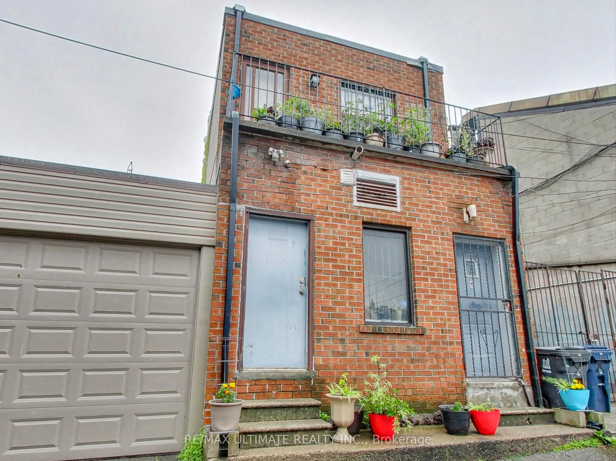 1584 Dundas Street W, #Apt #2