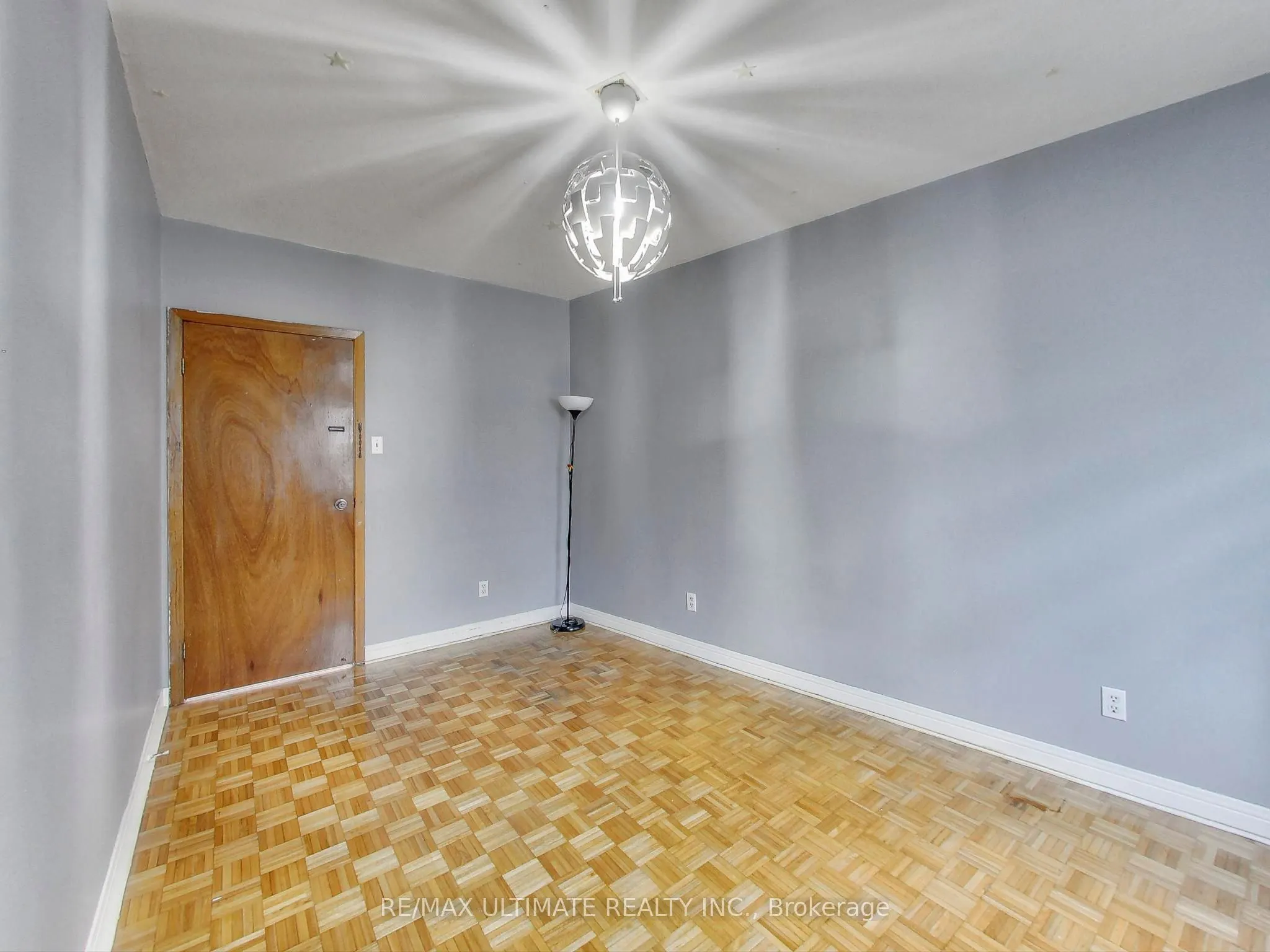1584 Dundas Street W, #Apt #2