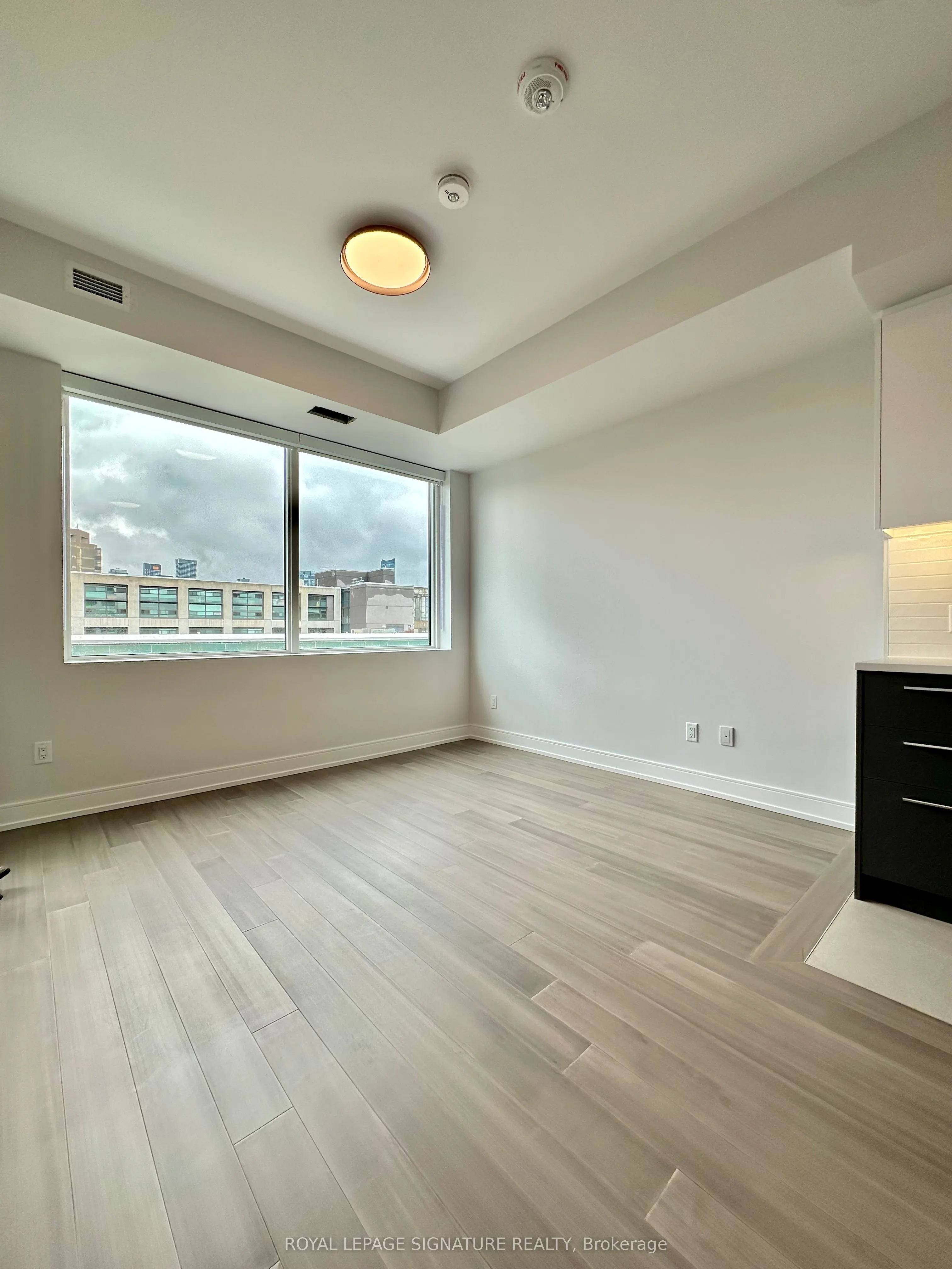 664 Spadina Avenue, #707