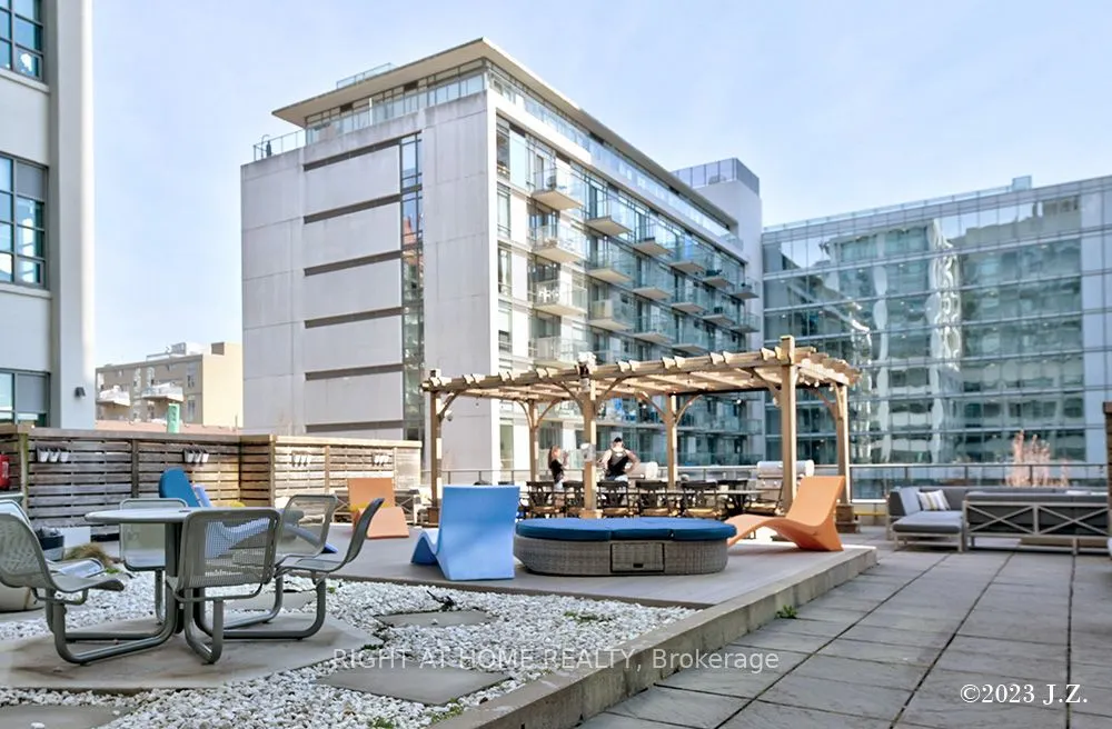637 Lake Shore Boulevard W, #217