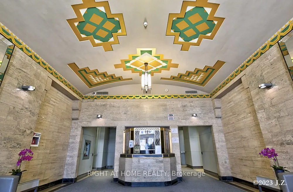 637 Lake Shore Boulevard W, #217