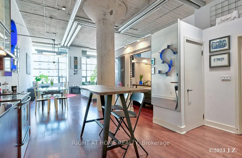 637 Lake Shore Boulevard W, #217