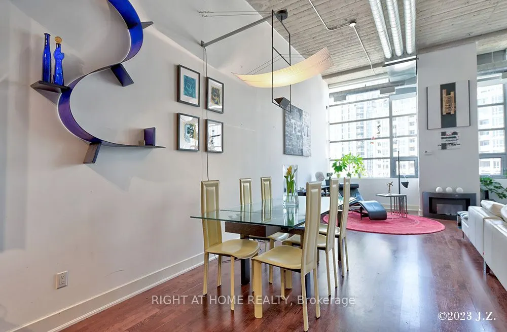 637 Lake Shore Boulevard W, #217
