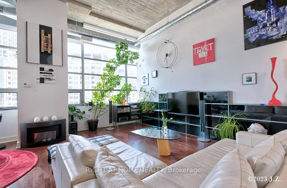 637 Lake Shore Boulevard W, #217