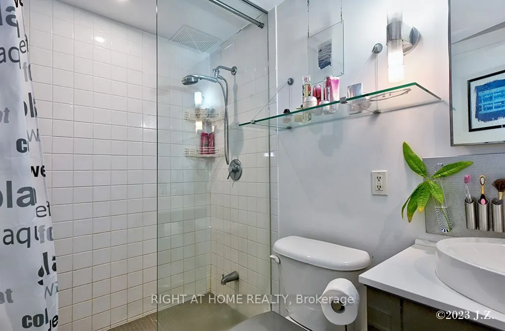 637 Lake Shore Boulevard W, #217