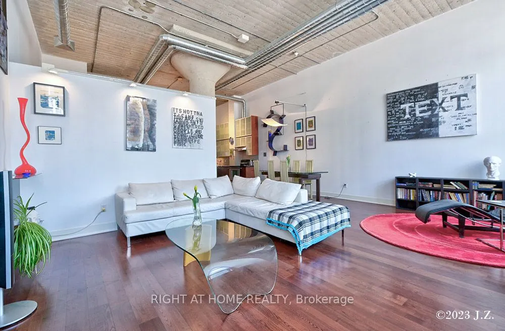 637 Lake Shore Boulevard W, #217