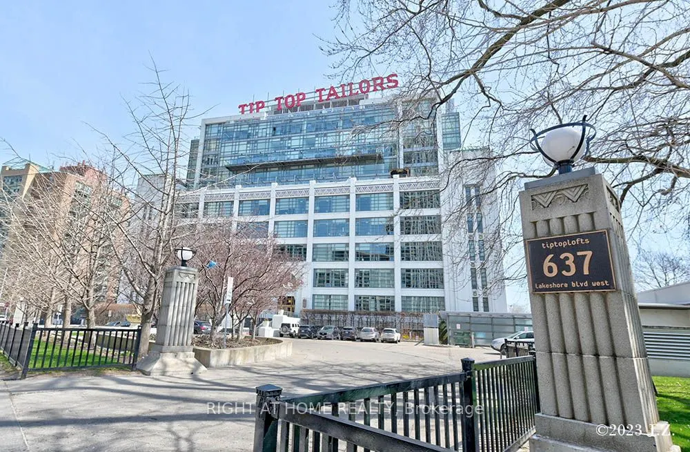 637 Lake Shore Boulevard W, #217
