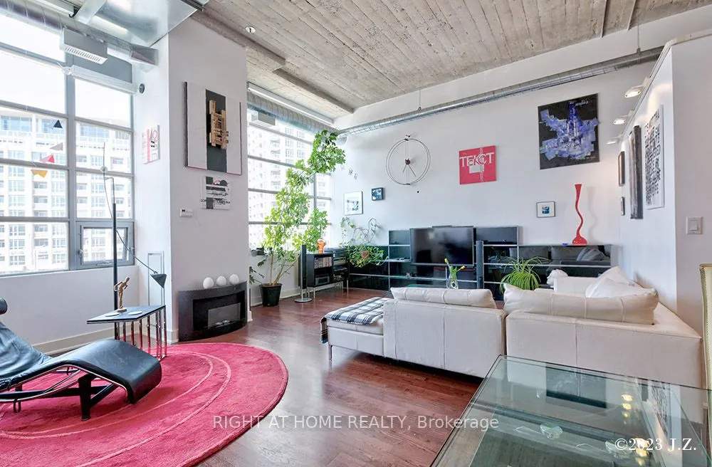 637 Lake Shore Boulevard W, #217
