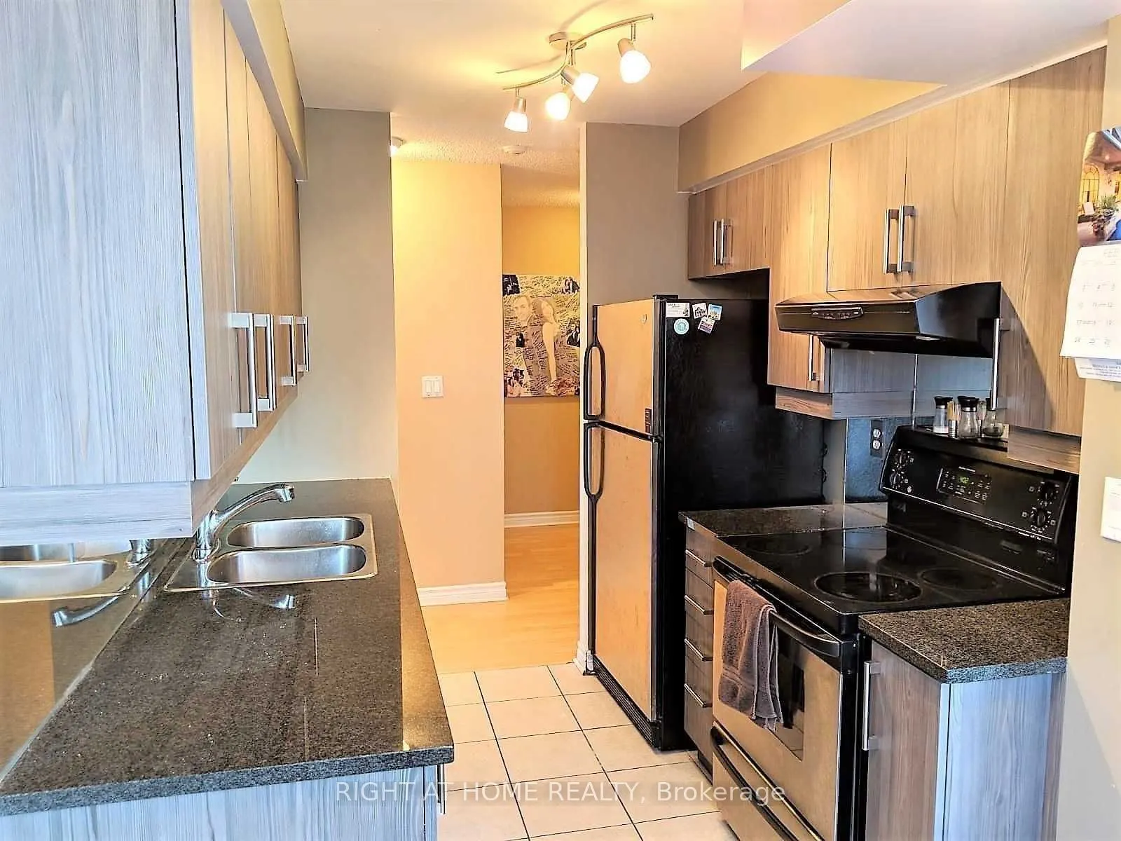 8 Rean Drive, #701