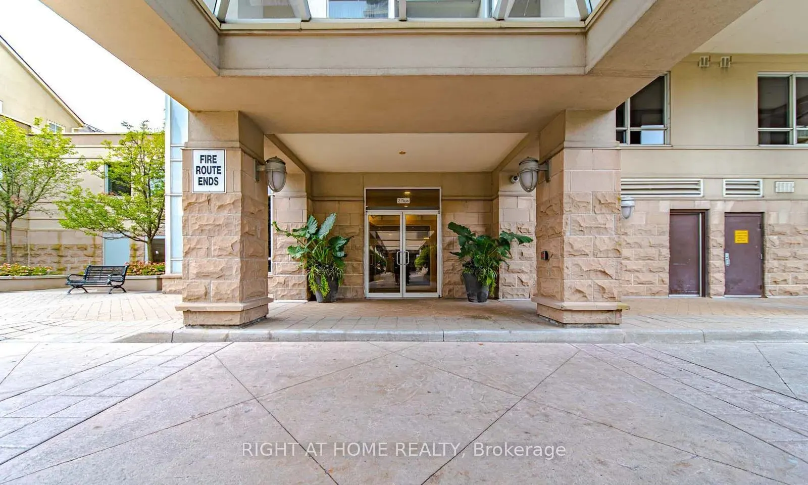 8 Rean Drive, #701