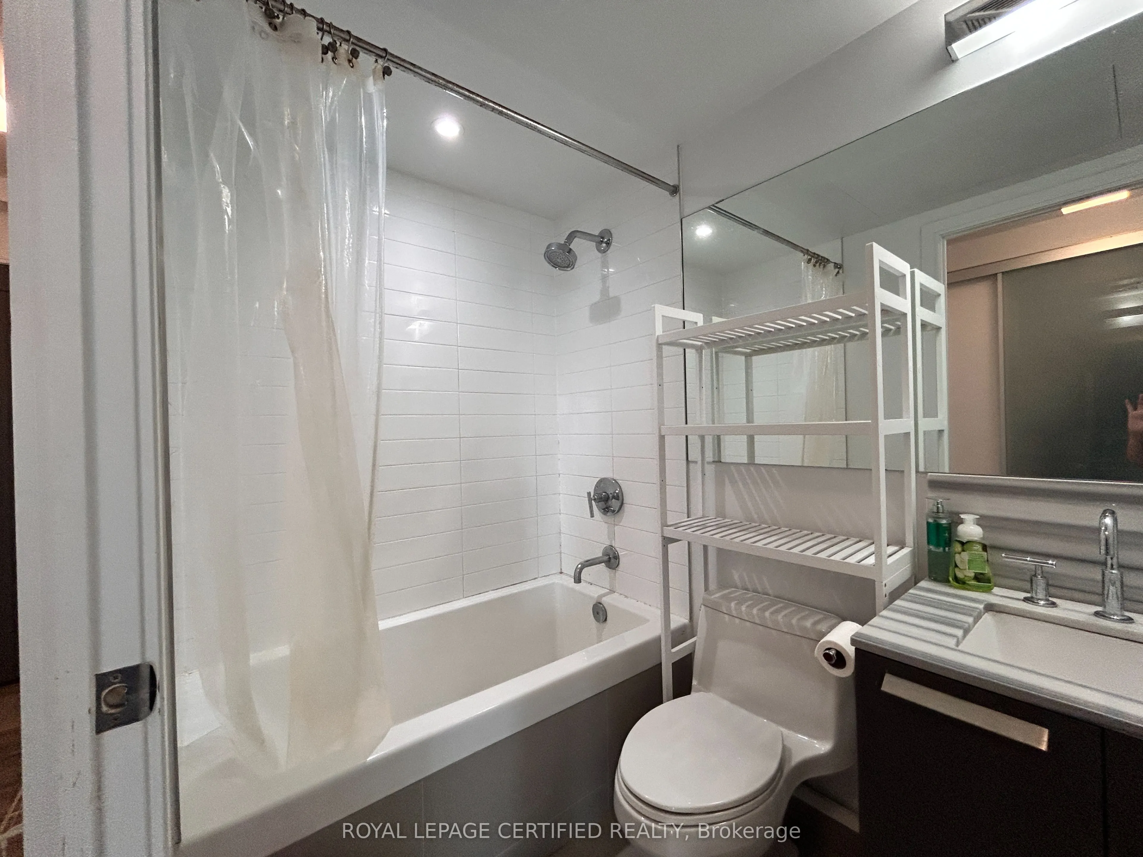 42 Charles Street E, #910