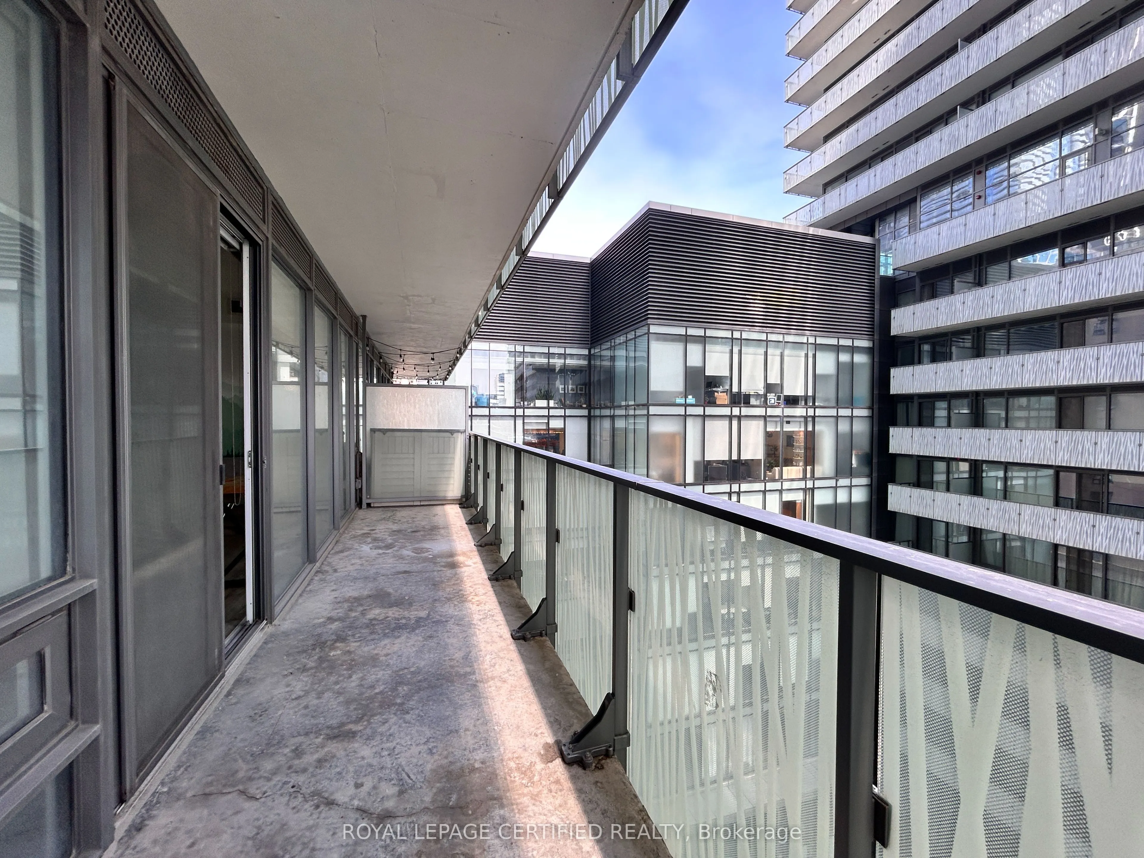 42 Charles Street E, #910