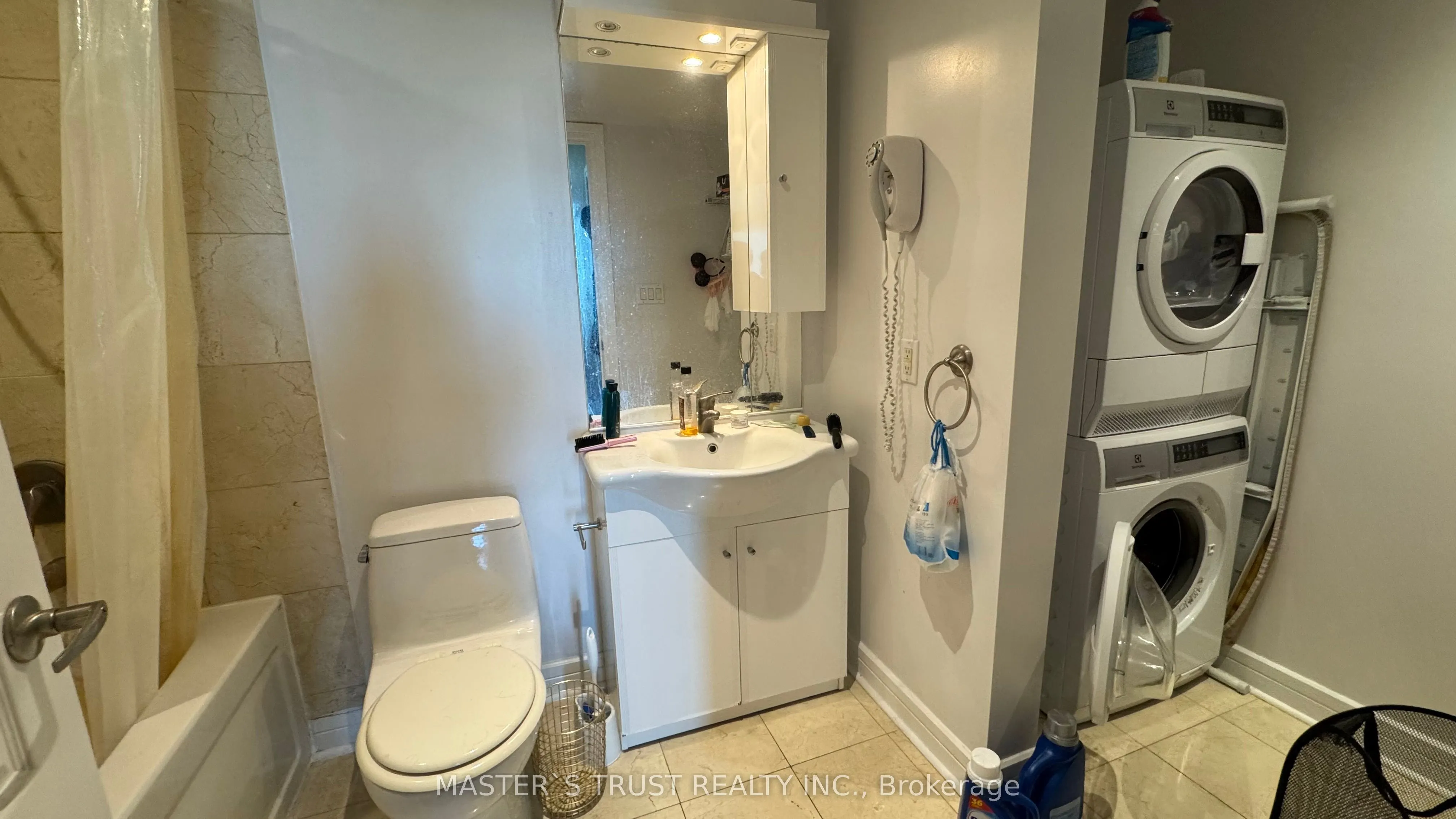 1 Avondale Avenue S, #806