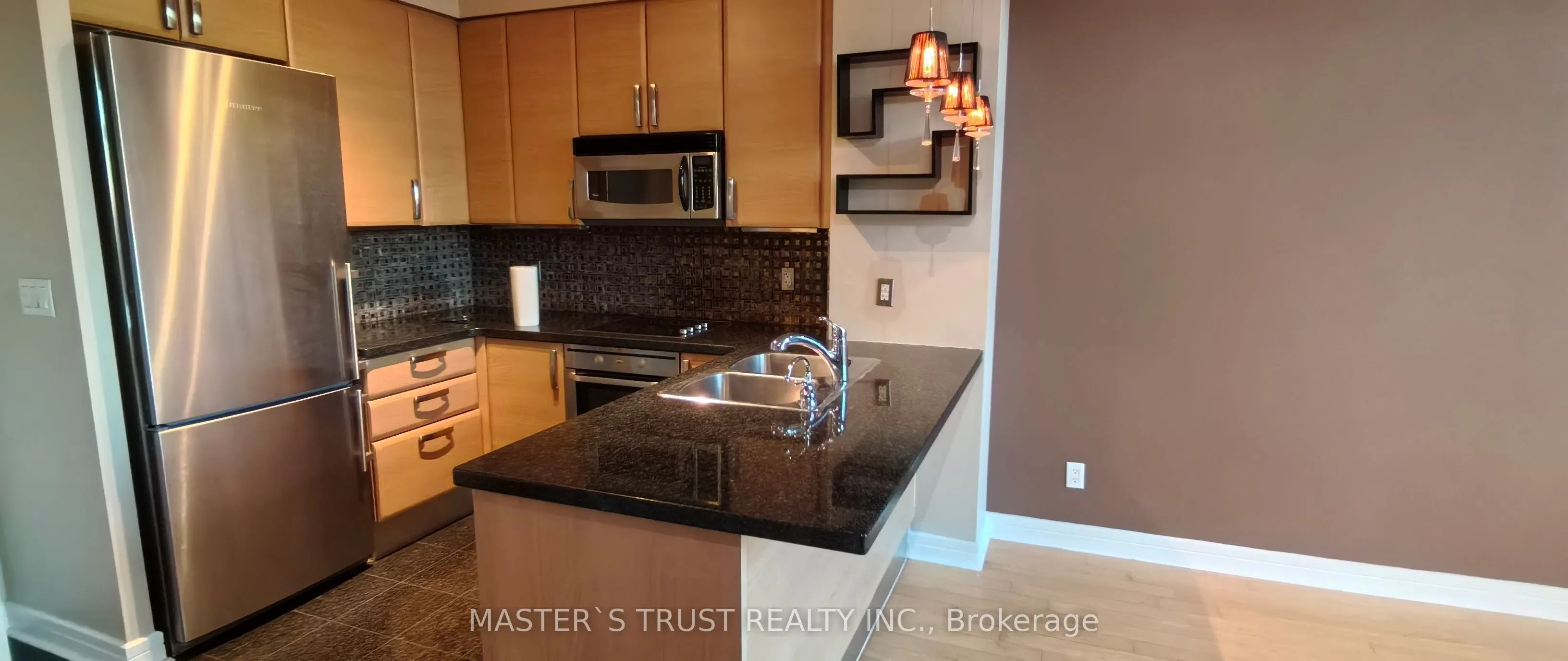 1 Avondale Avenue S, #806