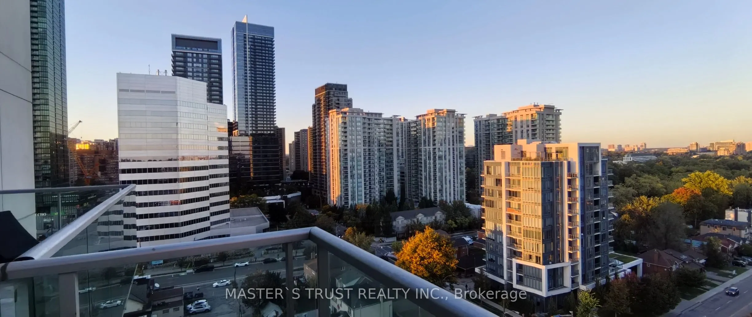 1 Avondale Avenue S, #806