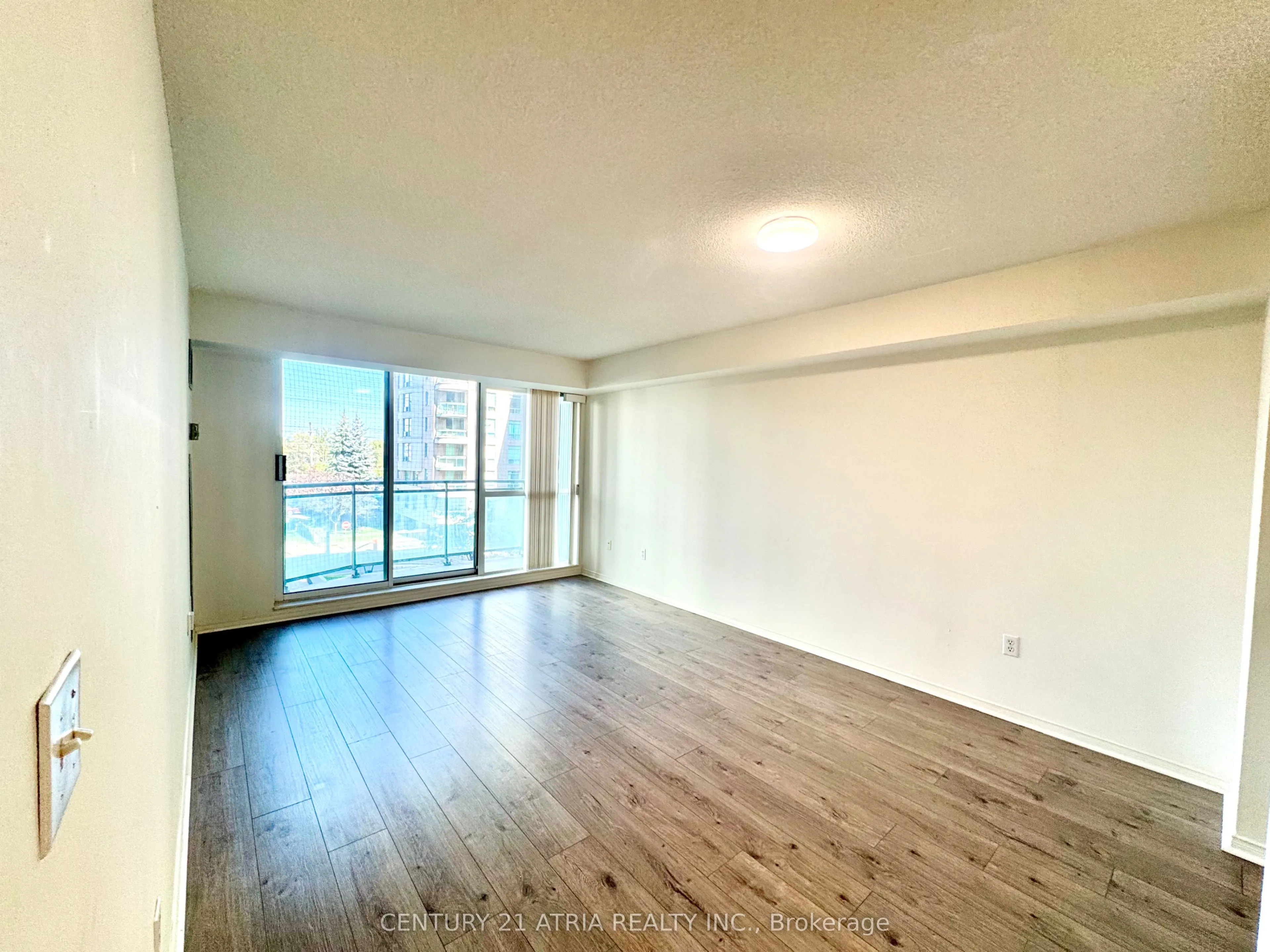 8 Pemberton Avenue, #410