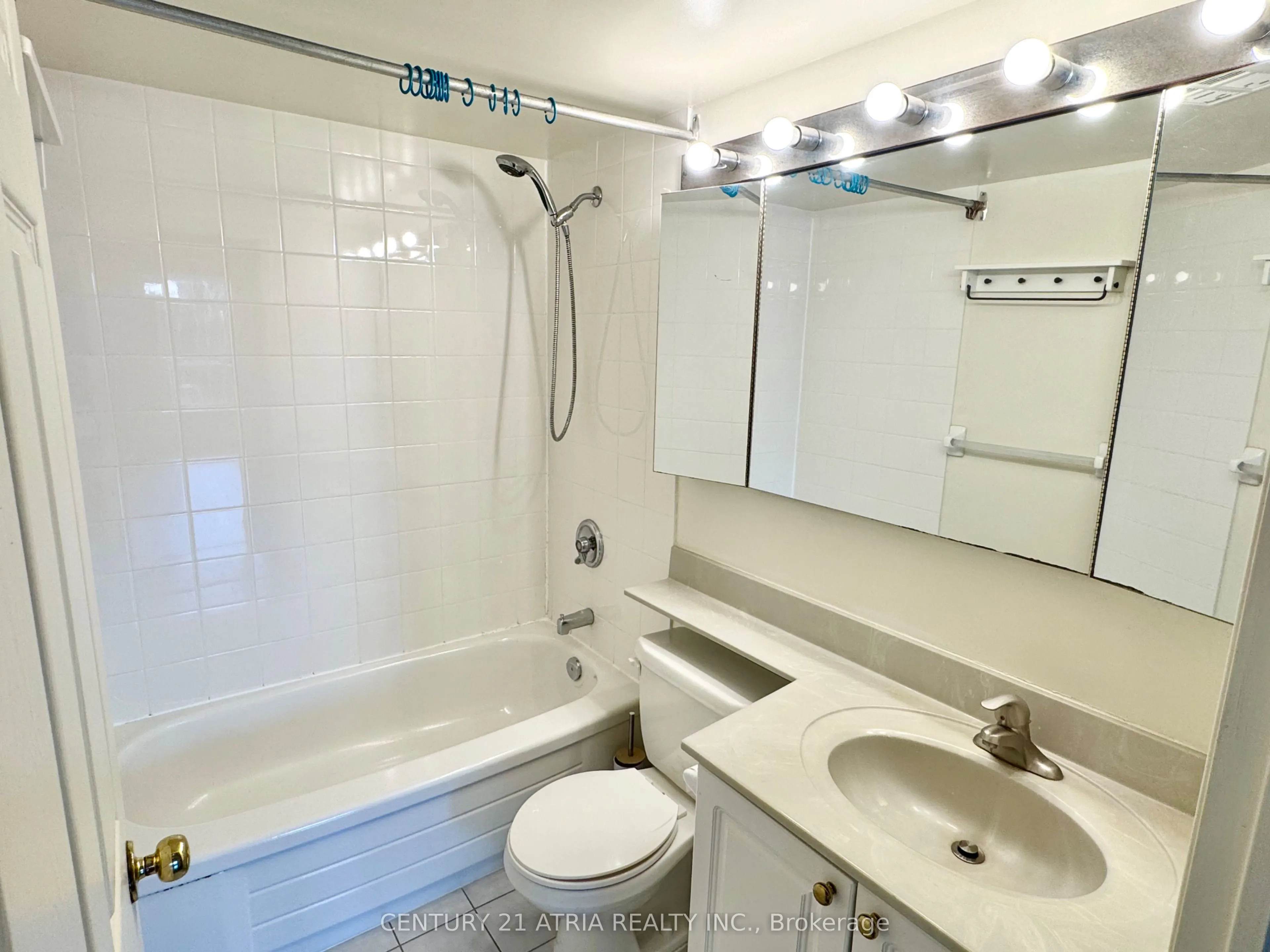 8 Pemberton Avenue, #410