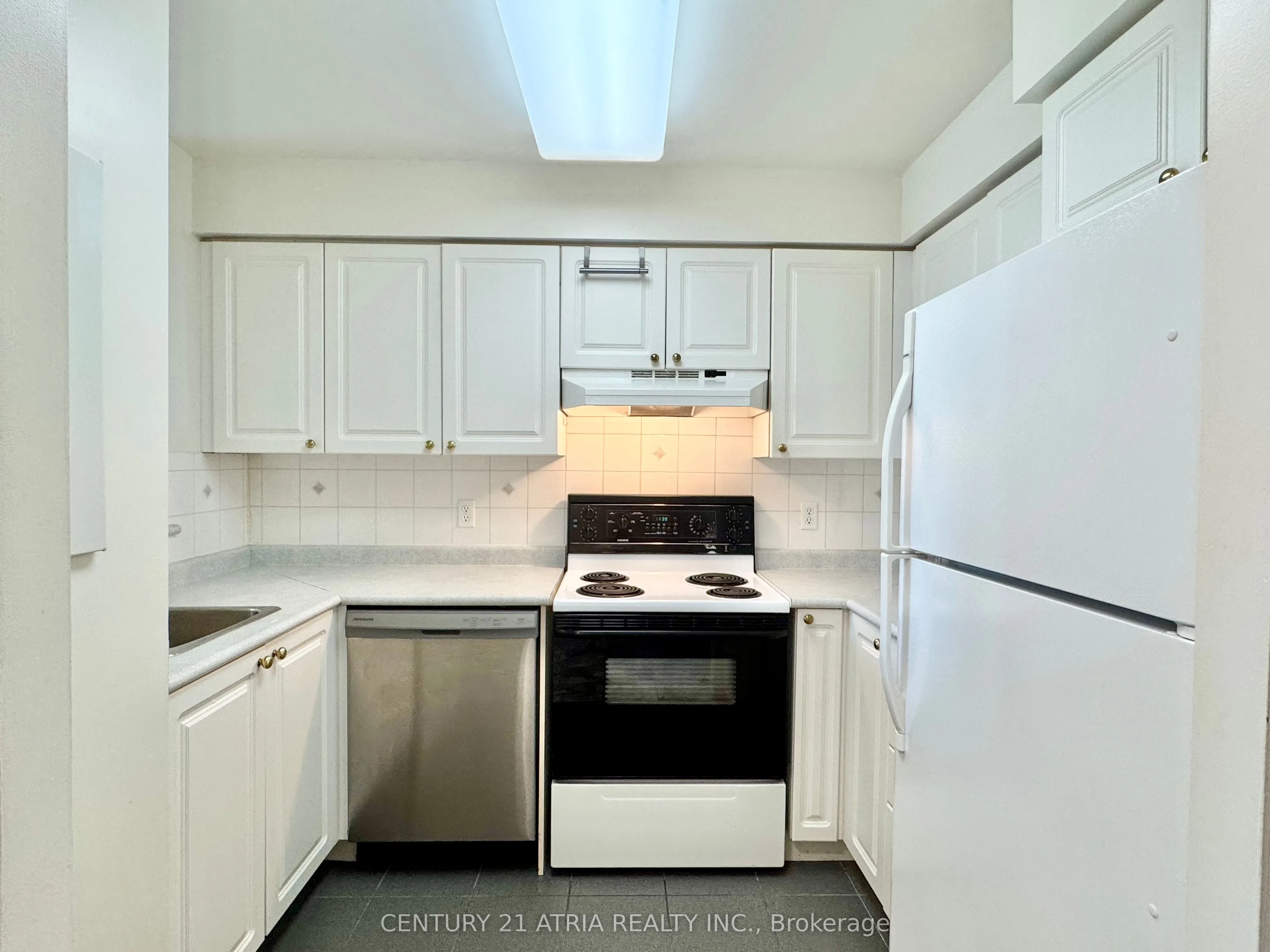 8 Pemberton Avenue, #410