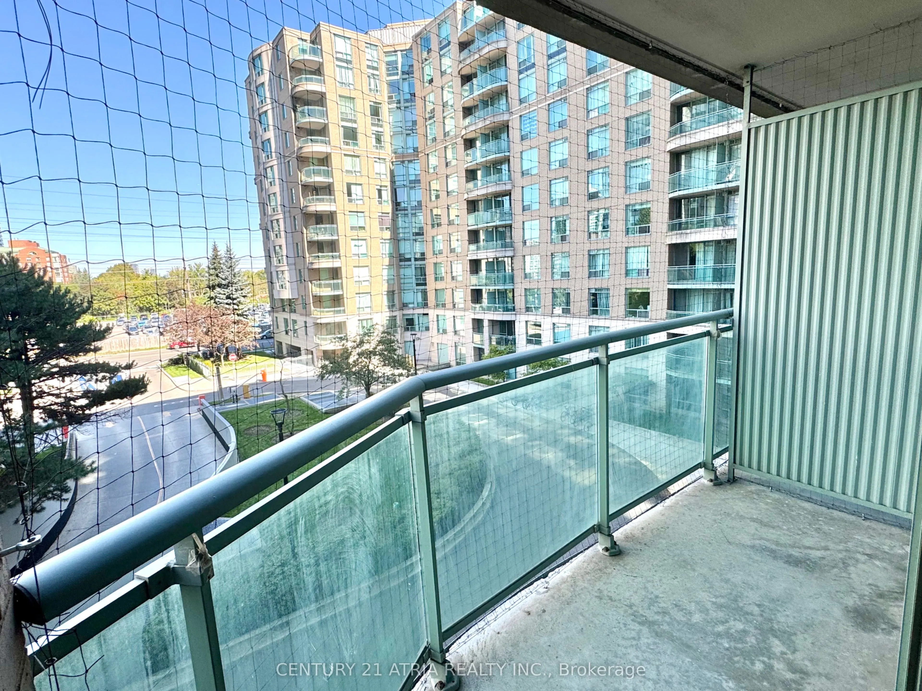 8 Pemberton Avenue, #410