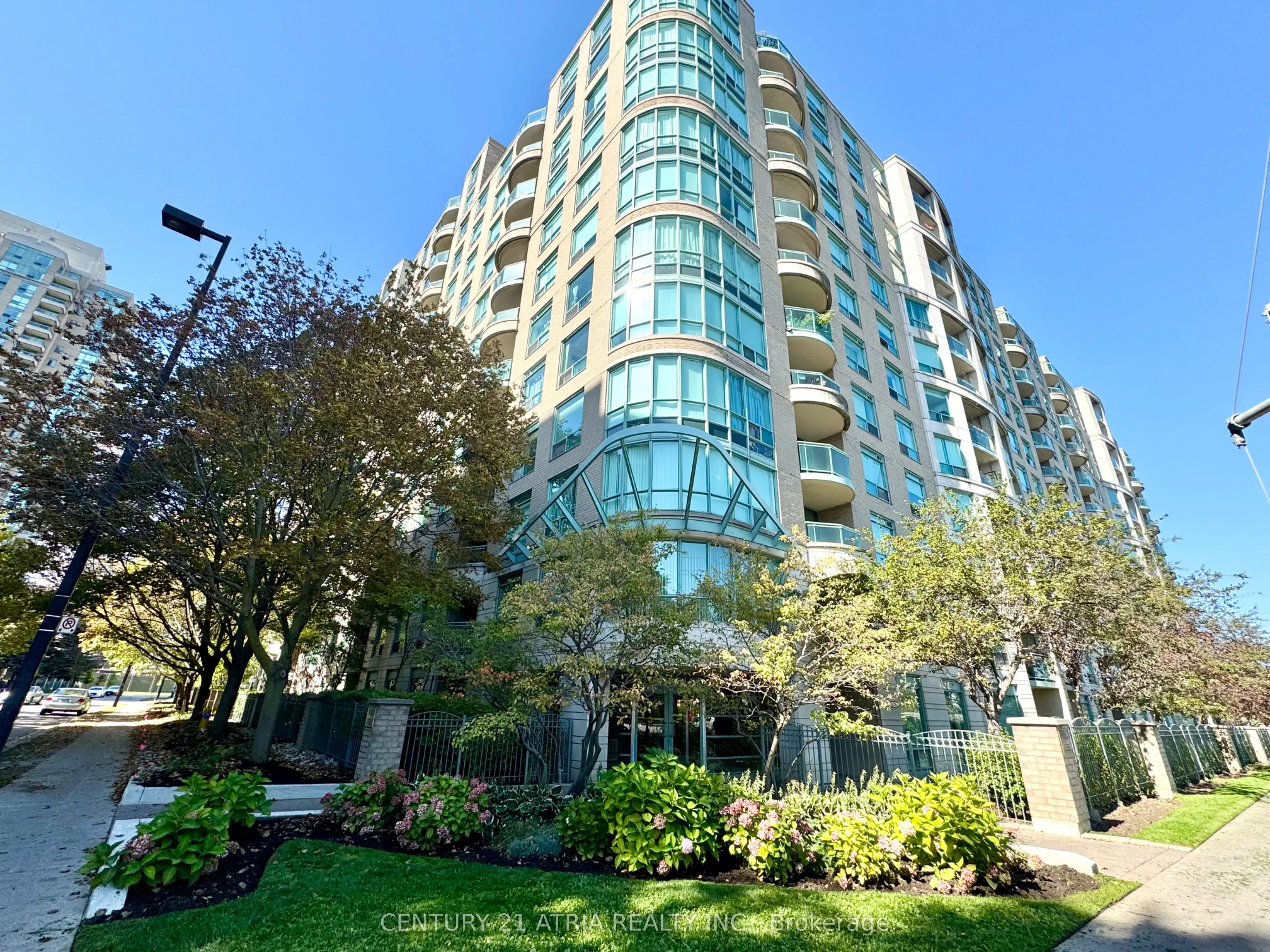 8 Pemberton Avenue, #410