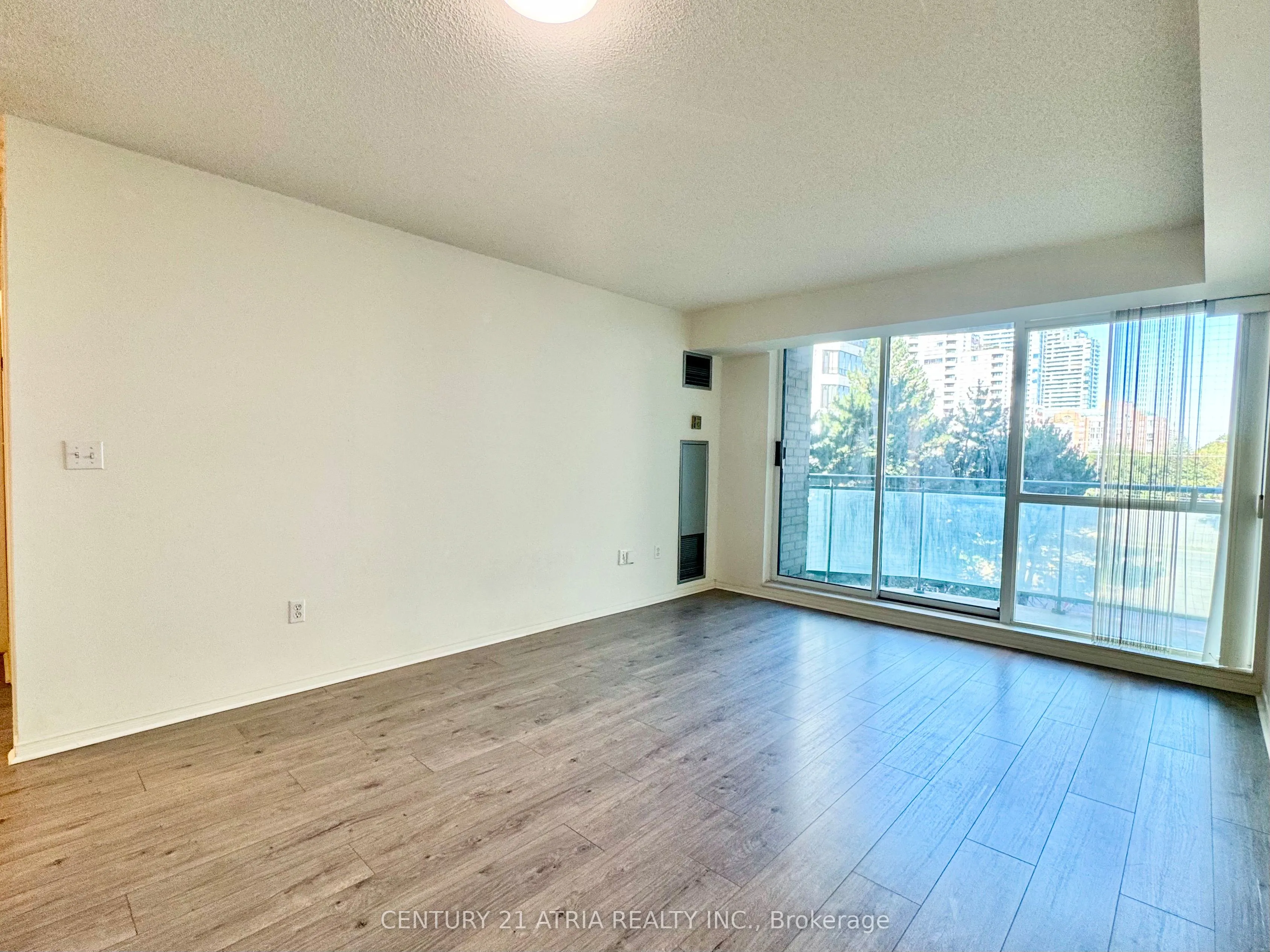 8 Pemberton Avenue, #410