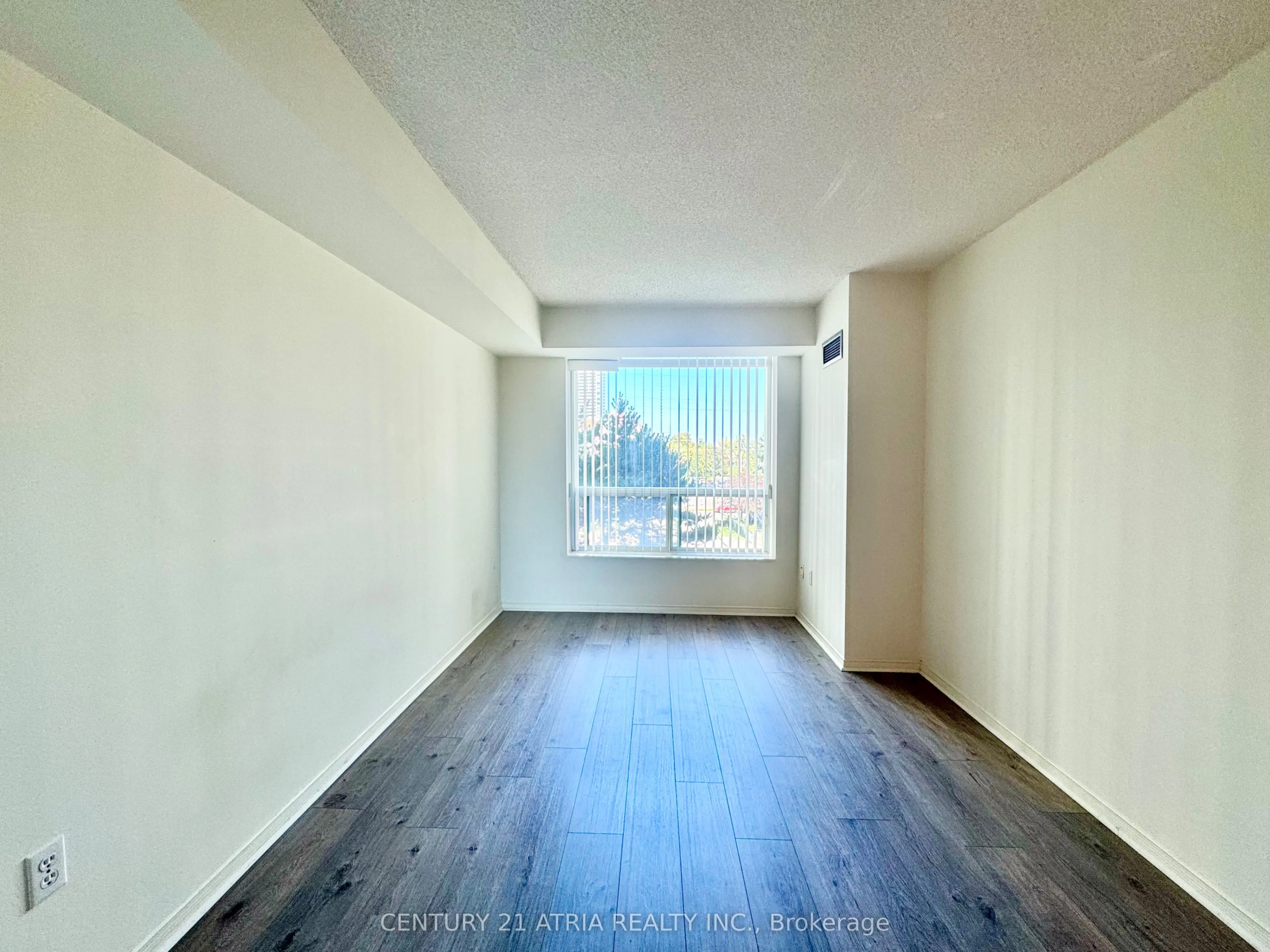 8 Pemberton Avenue, #410