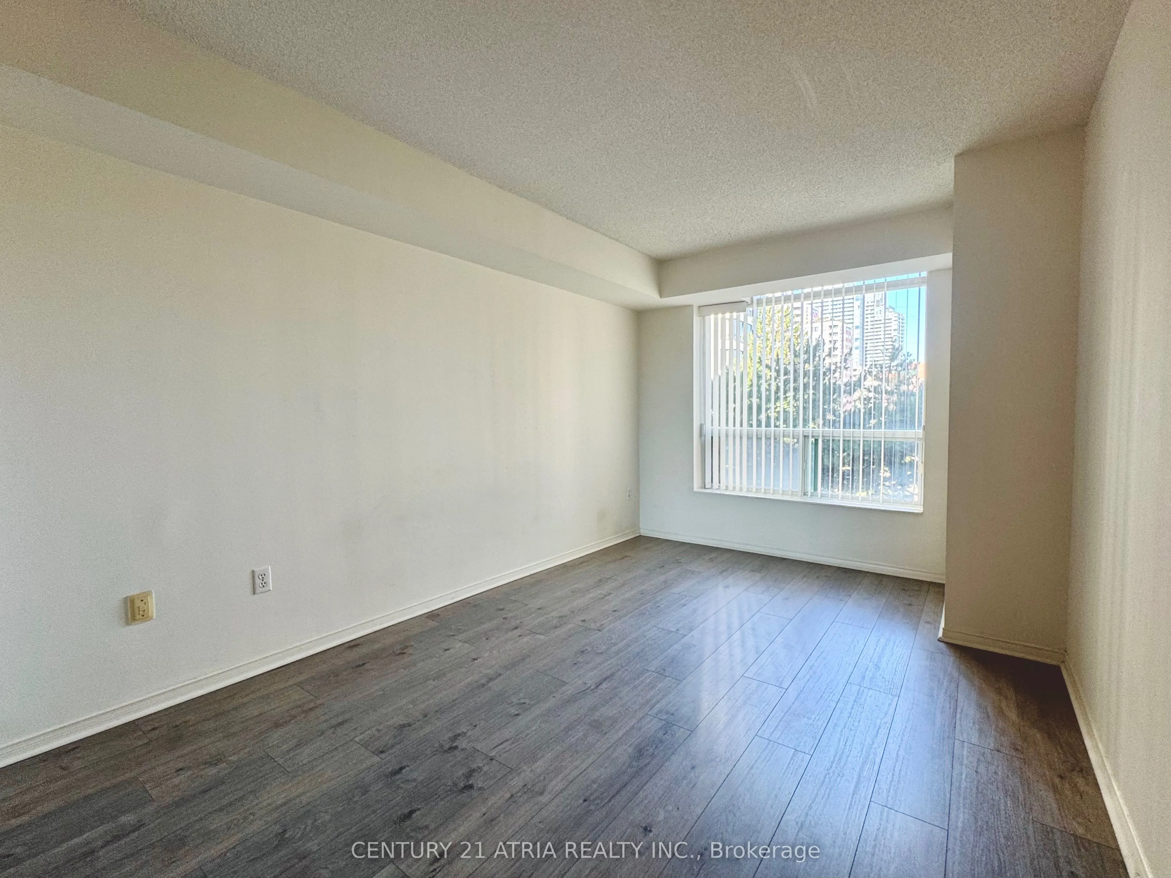 8 Pemberton Avenue, #410