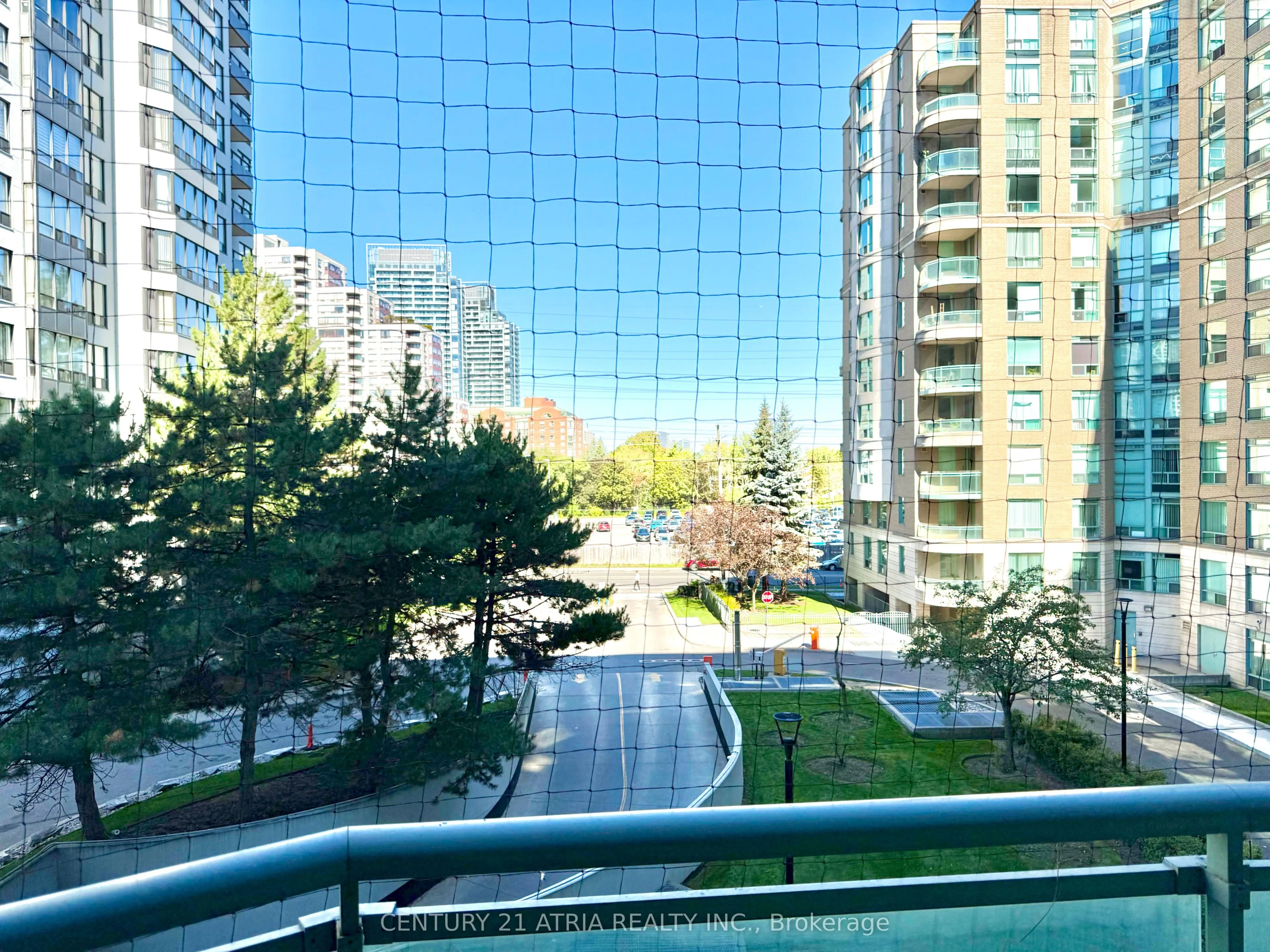 8 Pemberton Avenue, #410