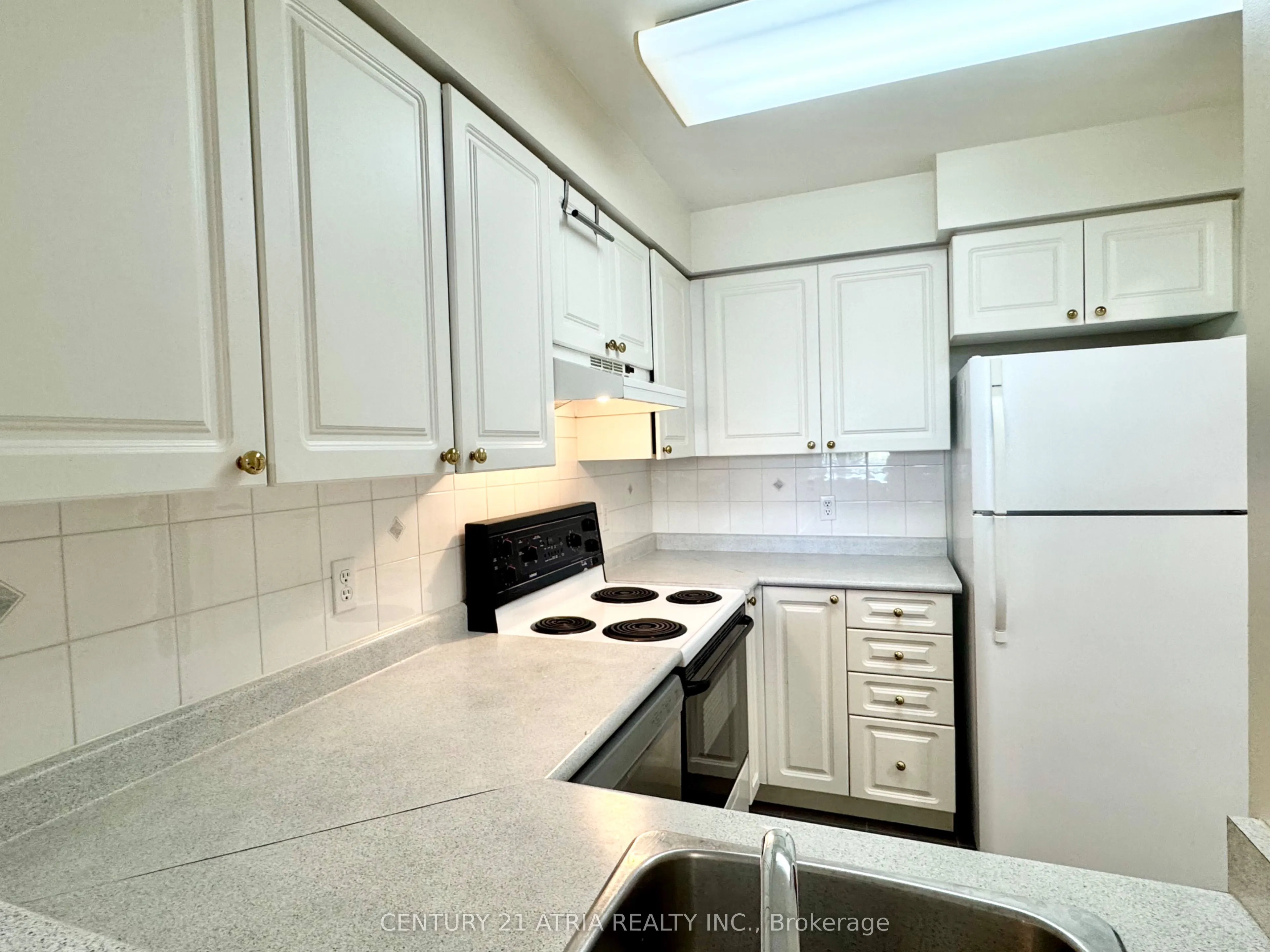 8 Pemberton Avenue, #410