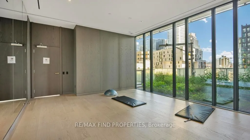 25 Richmond Street E, #2201