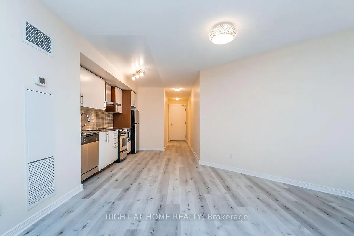 352 Front Street W, #512