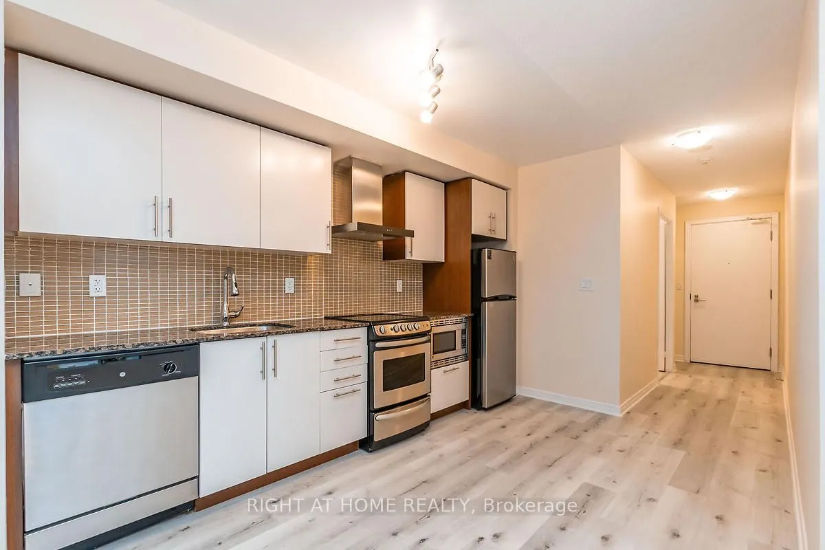 352 Front Street W, #512
