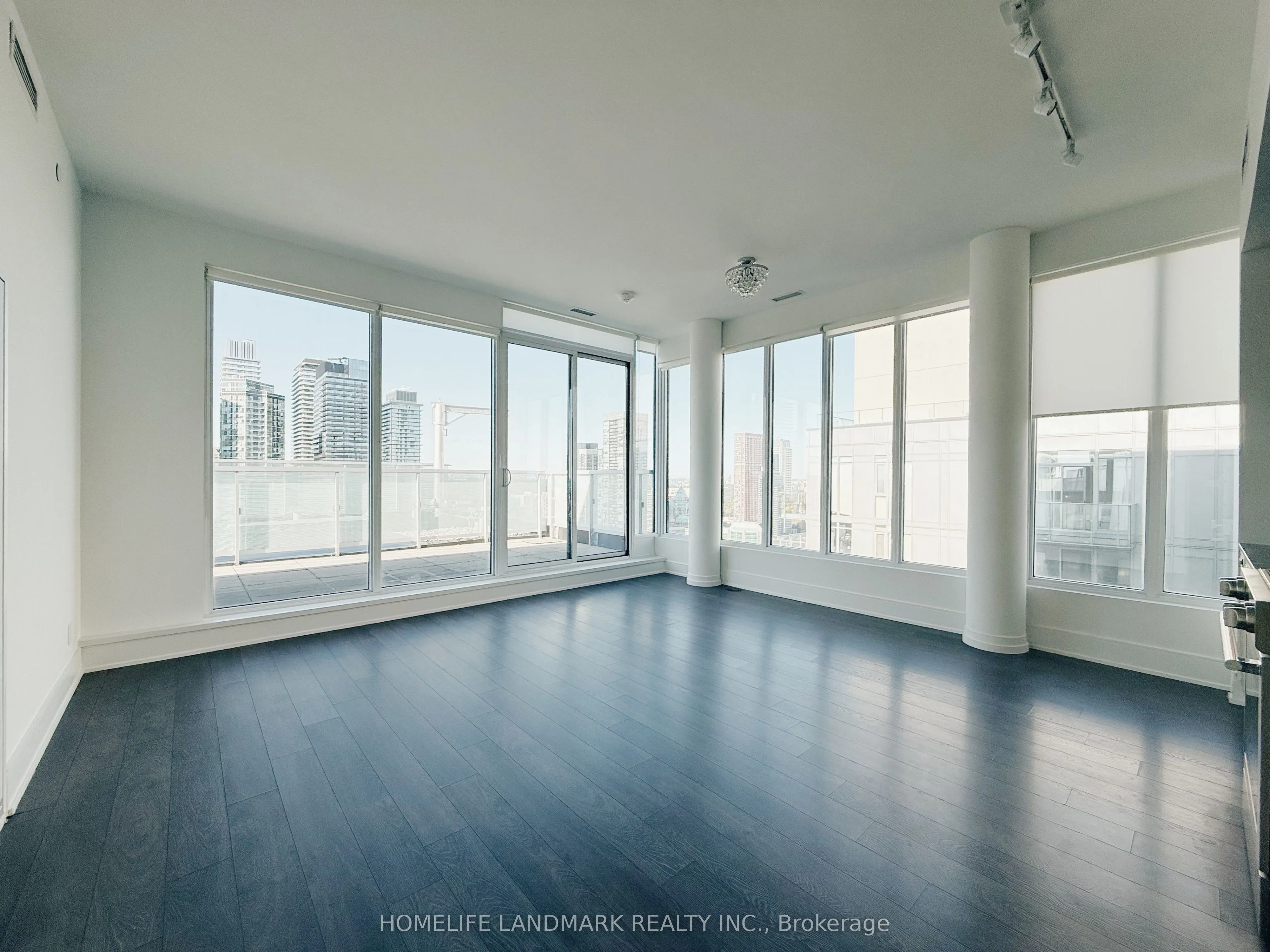 28 Wellesley Street E, #PH3705