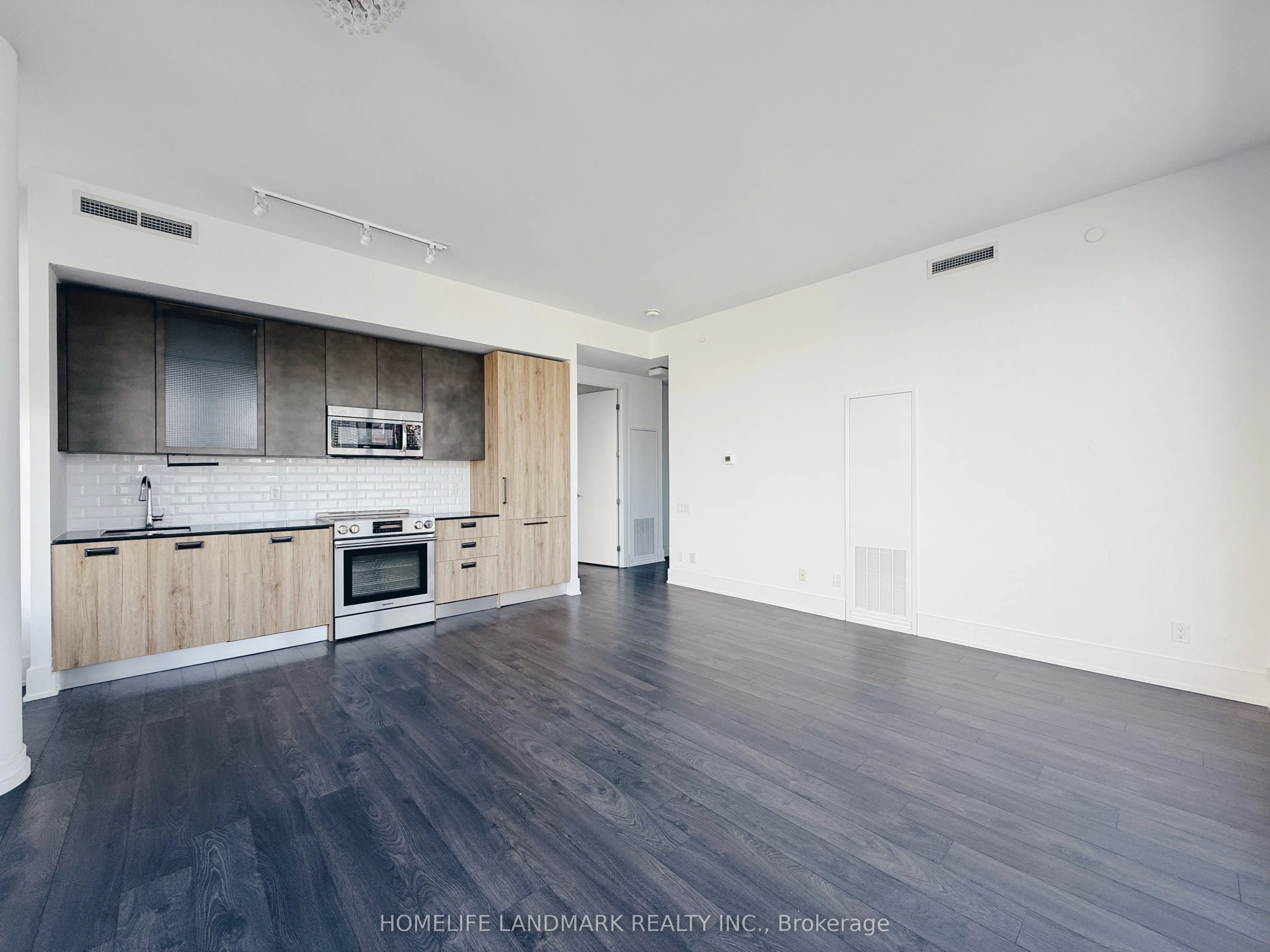 28 Wellesley Street E, #PH3705